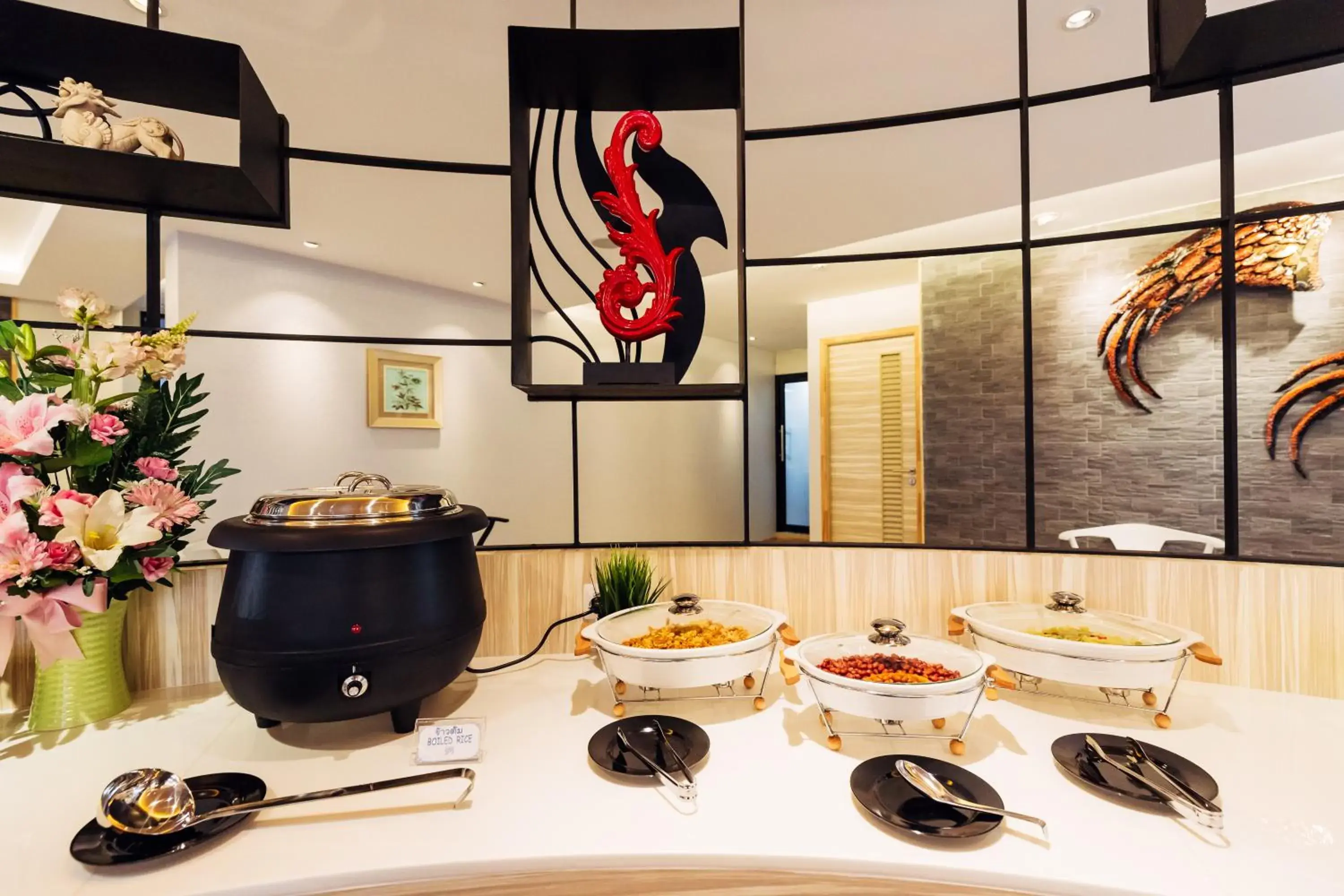 Restaurant/places to eat in Baron Residence Bangkok Restaurant/places to eat in Baron Residence Bangkok