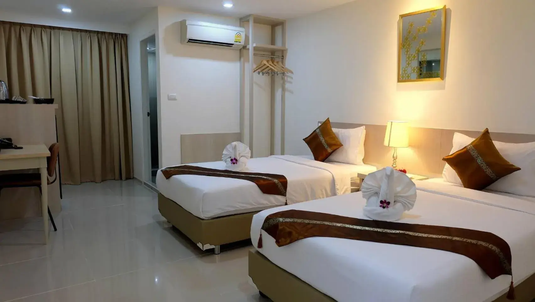 Bed in Baron Residence Bangkok Bed in Baron Residence Bangkok