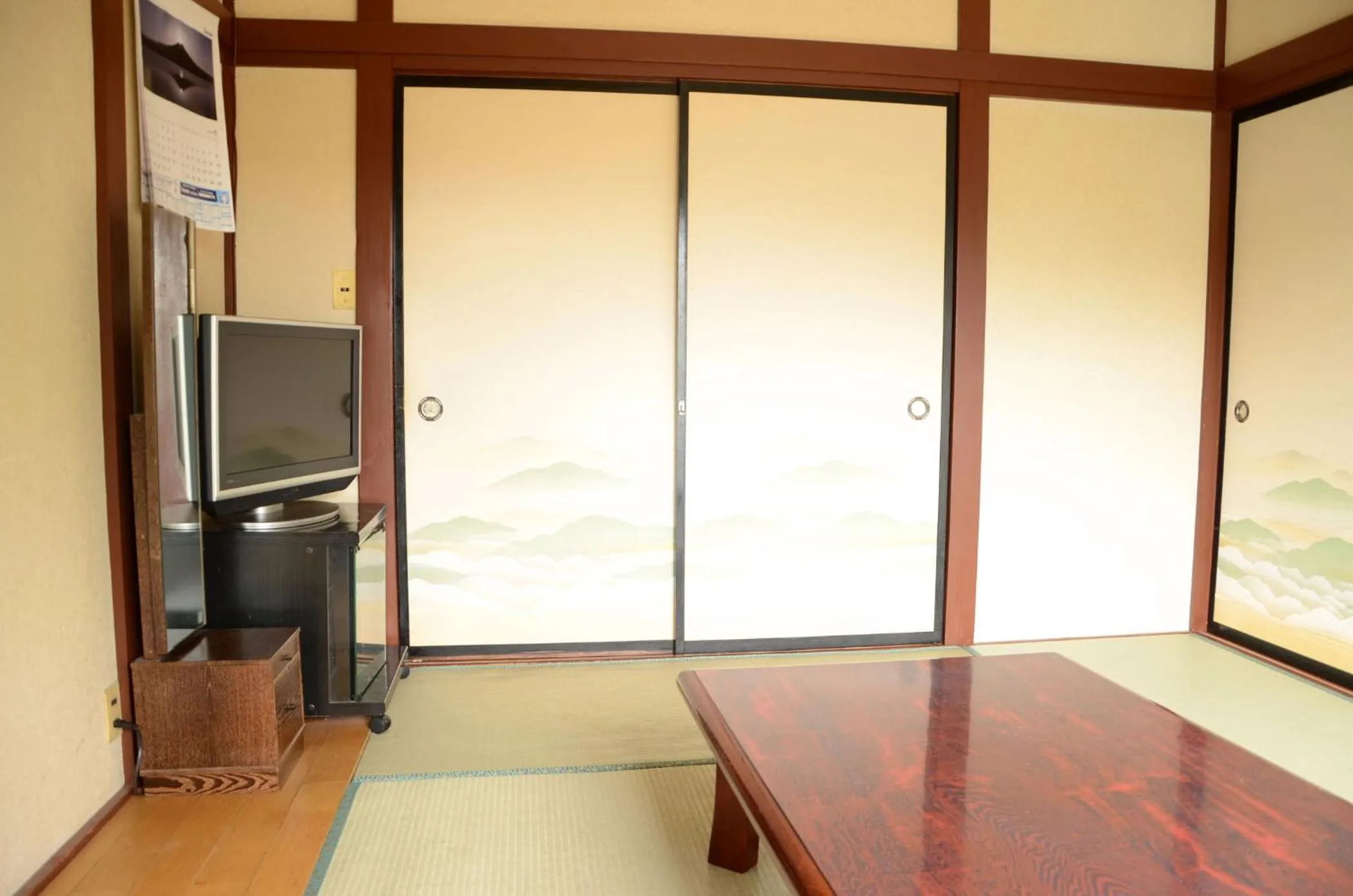 Photo of the whole room in Maruyaso