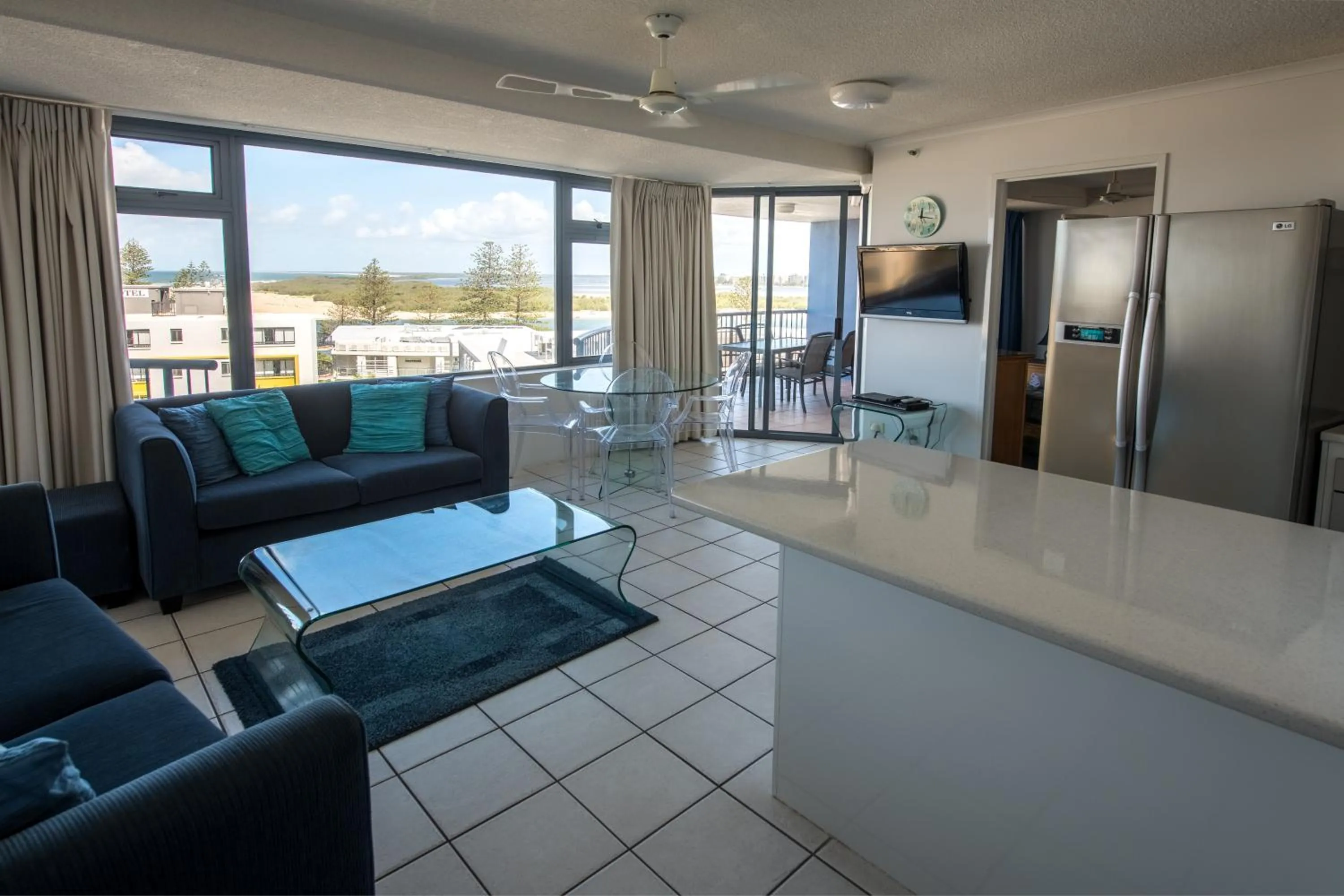 TV and multimedia in Centrepoint Apartments Caloundra