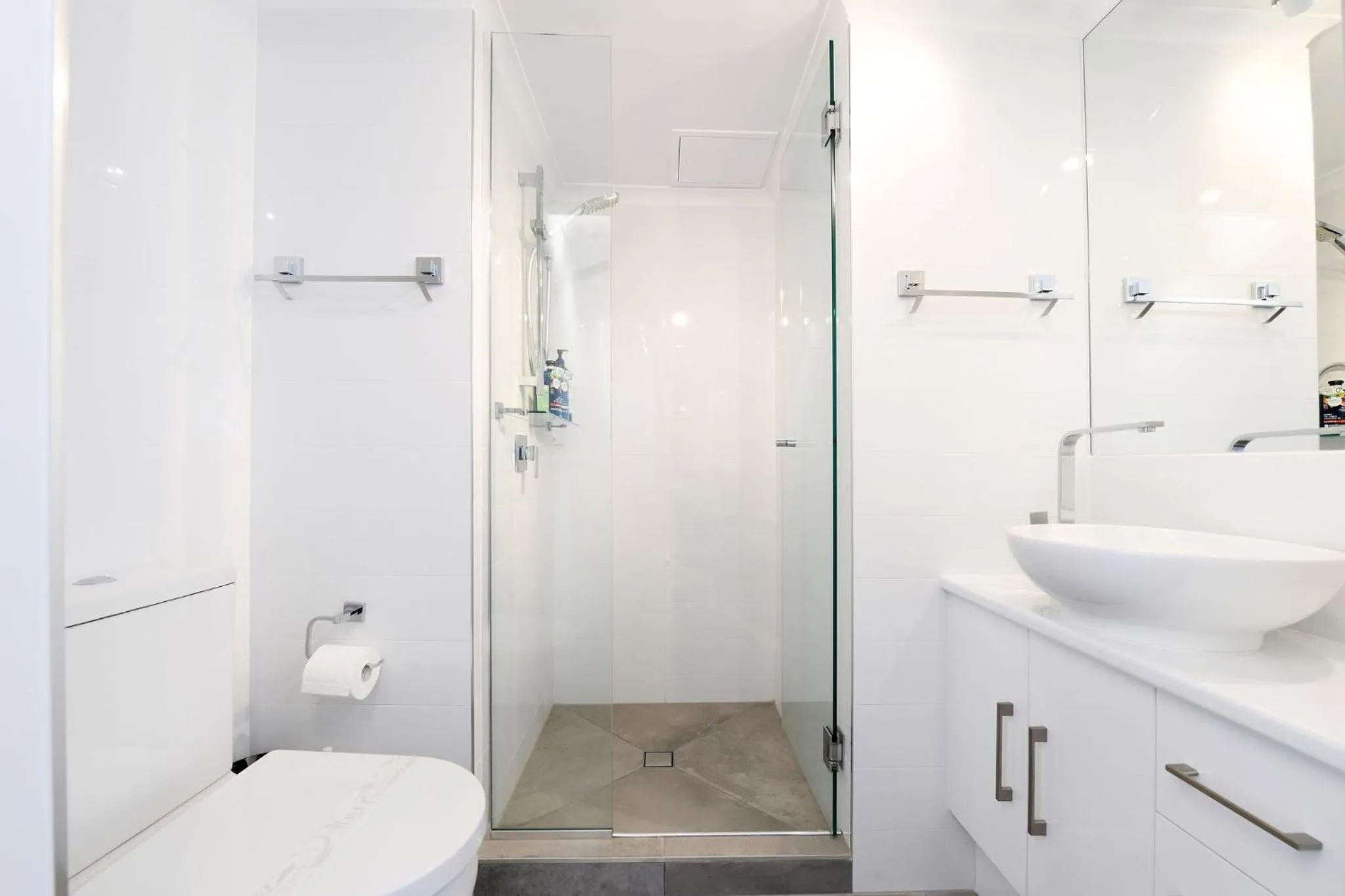 Shower in Centrepoint Apartments Caloundra