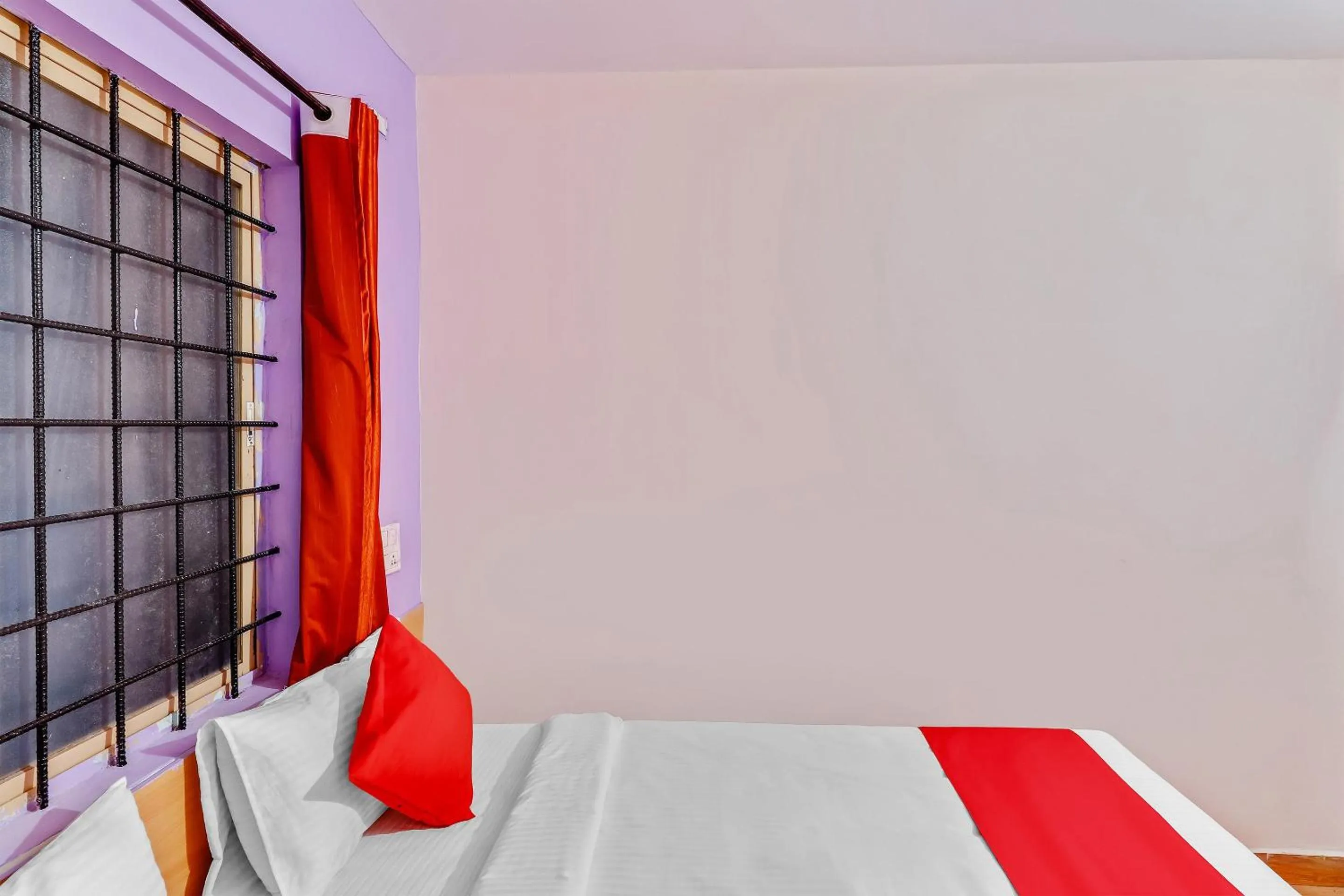 Bedroom, Bed in Hotel O MRV Royal Suites