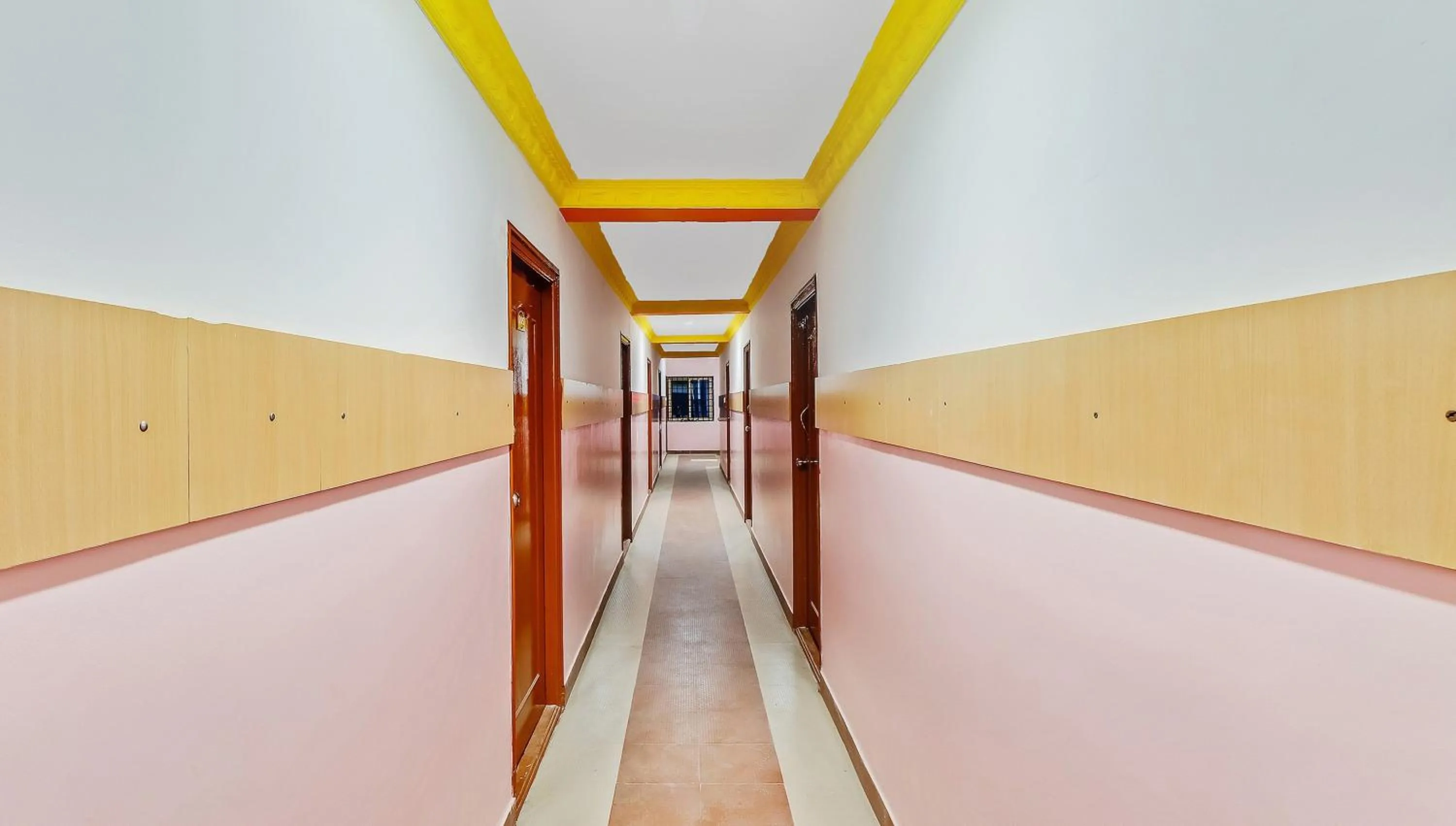 Lobby or reception in Hotel O MRV Royal Suites