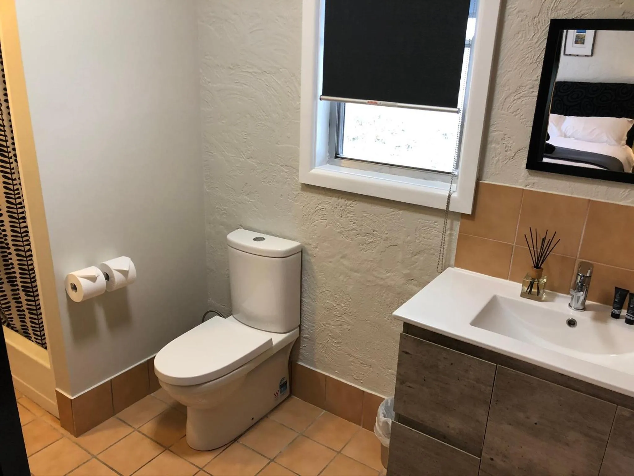 Toilet in Attunga Alpine Lodge & Apartments