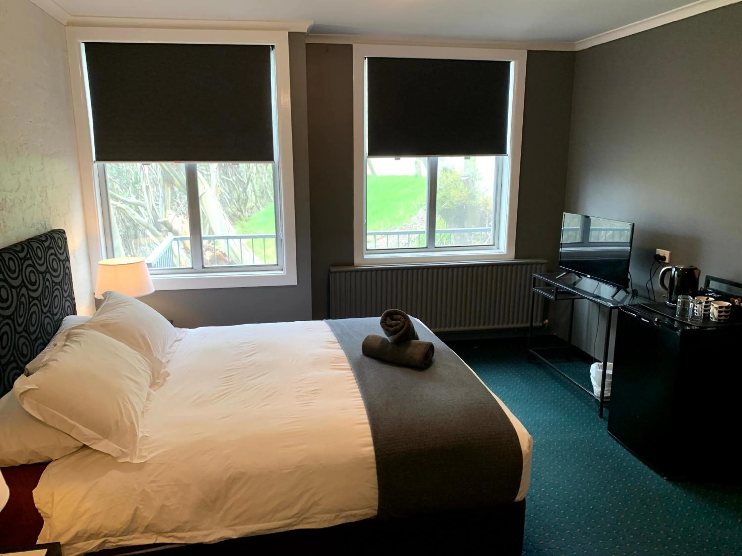 Photo of the whole room, Bed in Attunga Alpine Lodge & Apartments
