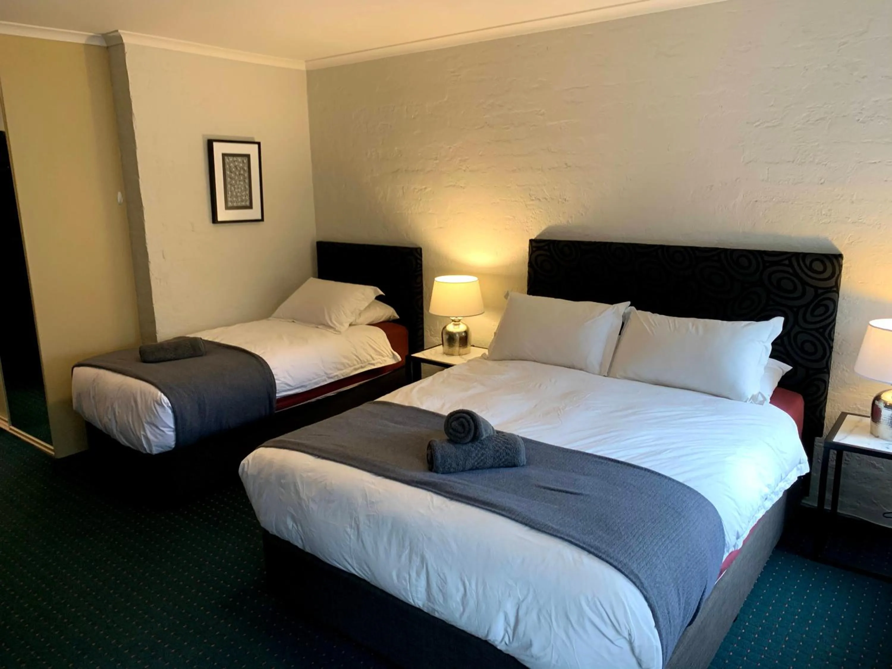Bed in Attunga Alpine Lodge & Apartments