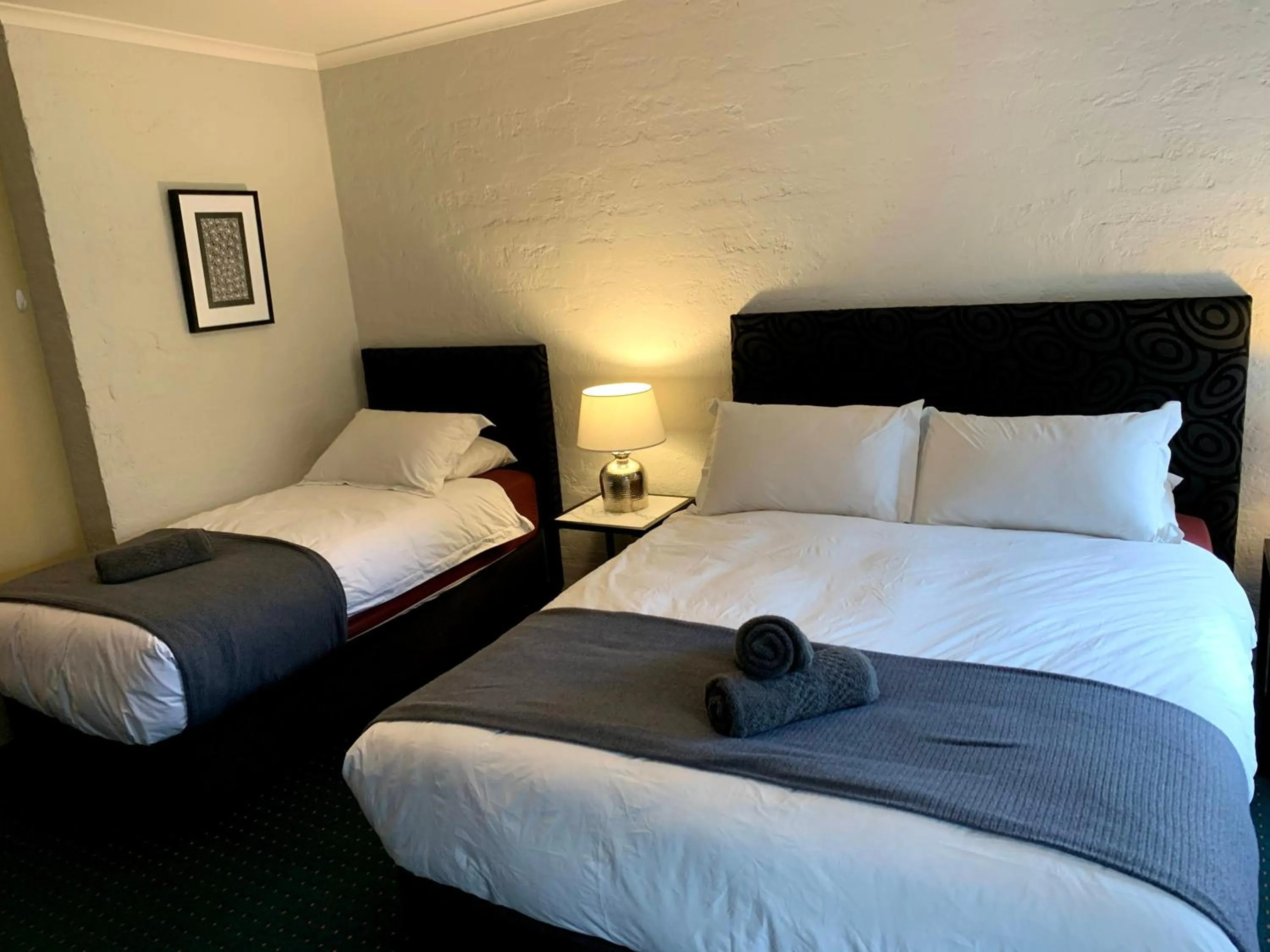 Bed in Attunga Alpine Lodge & Apartments