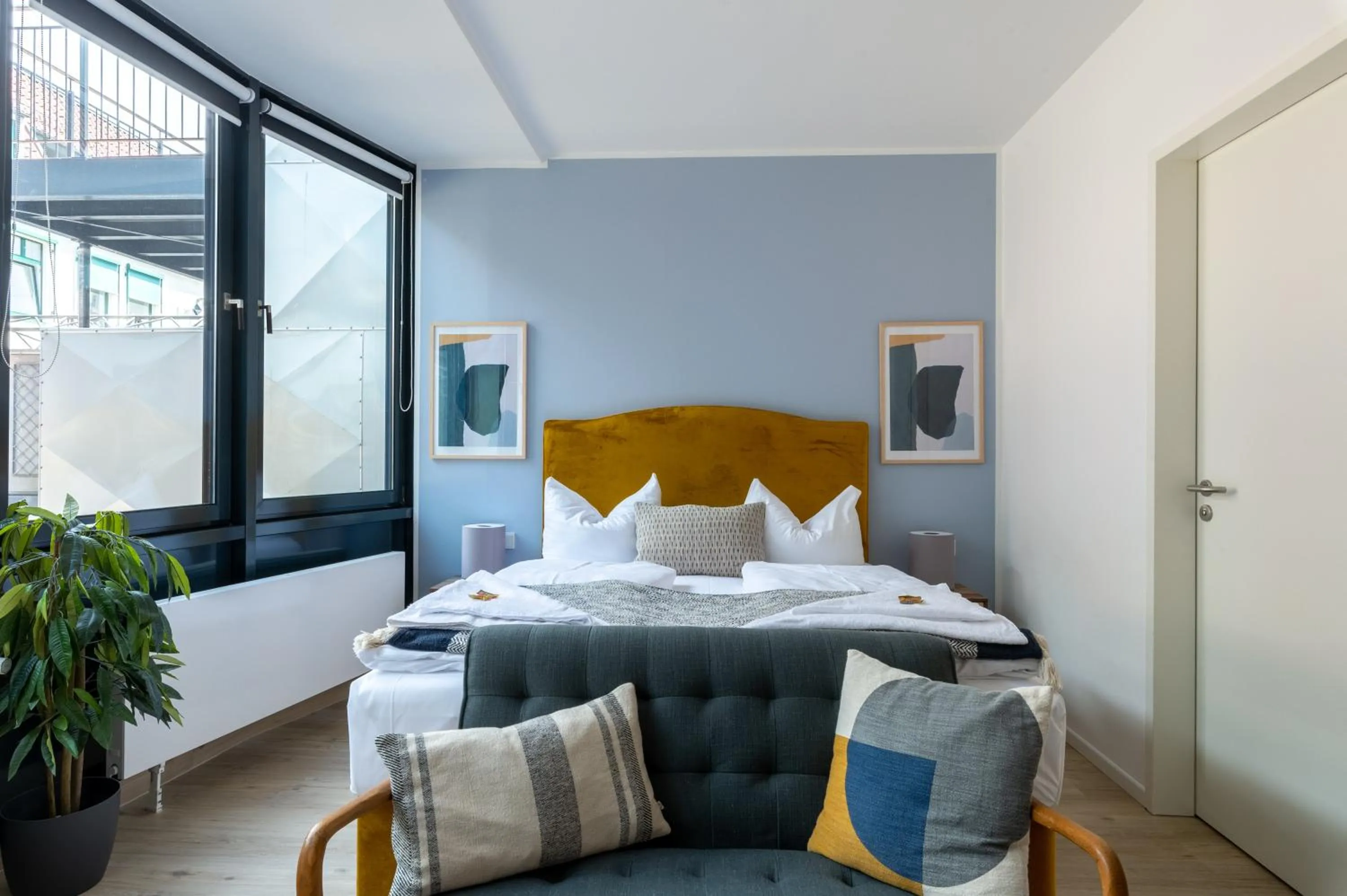 Bed in Limehome Flensburg Holm