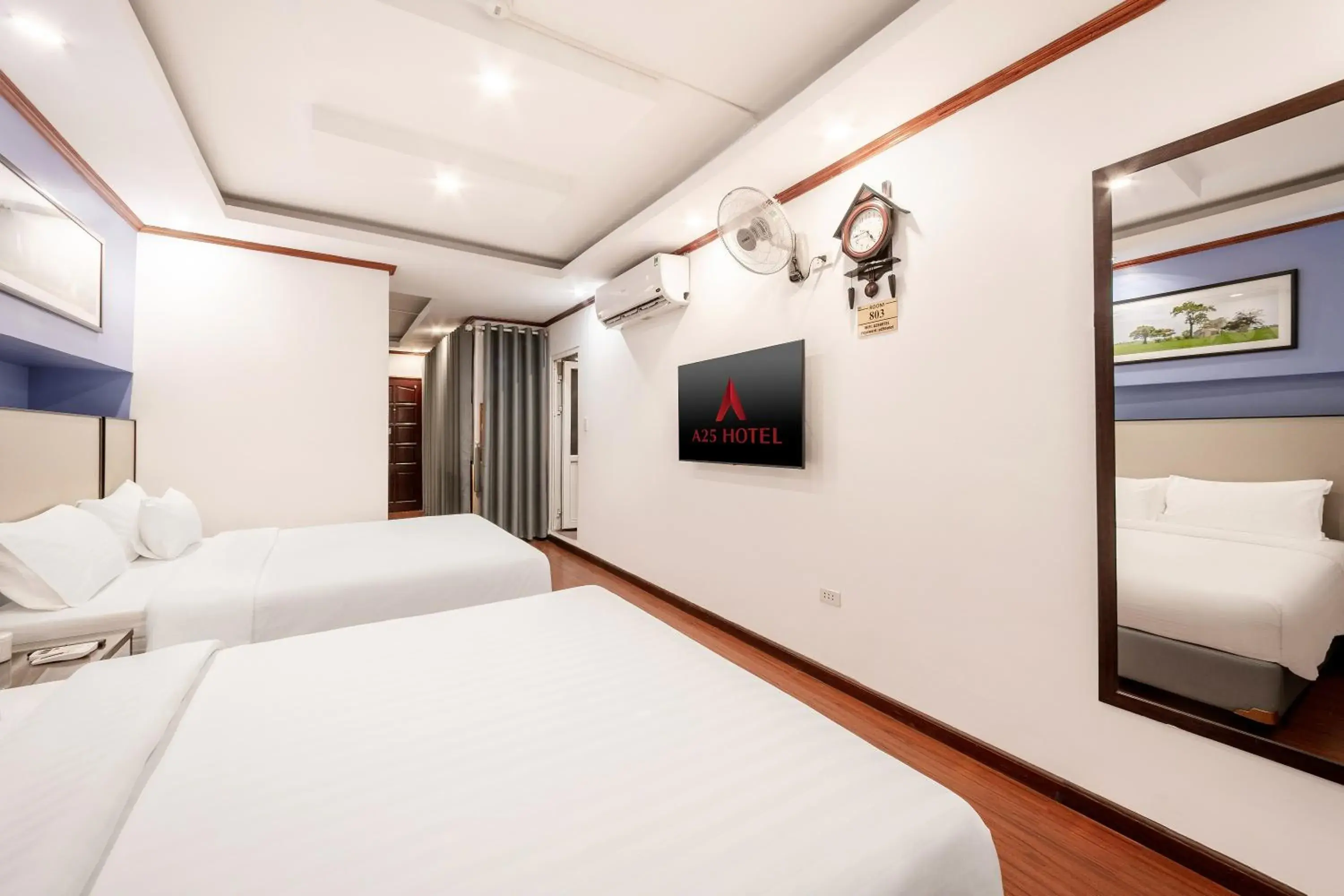 Bed in A25 Hotel - 53 Tuệ Tĩnh Bed in A25 Hotel - 53 Tuệ Tĩnh