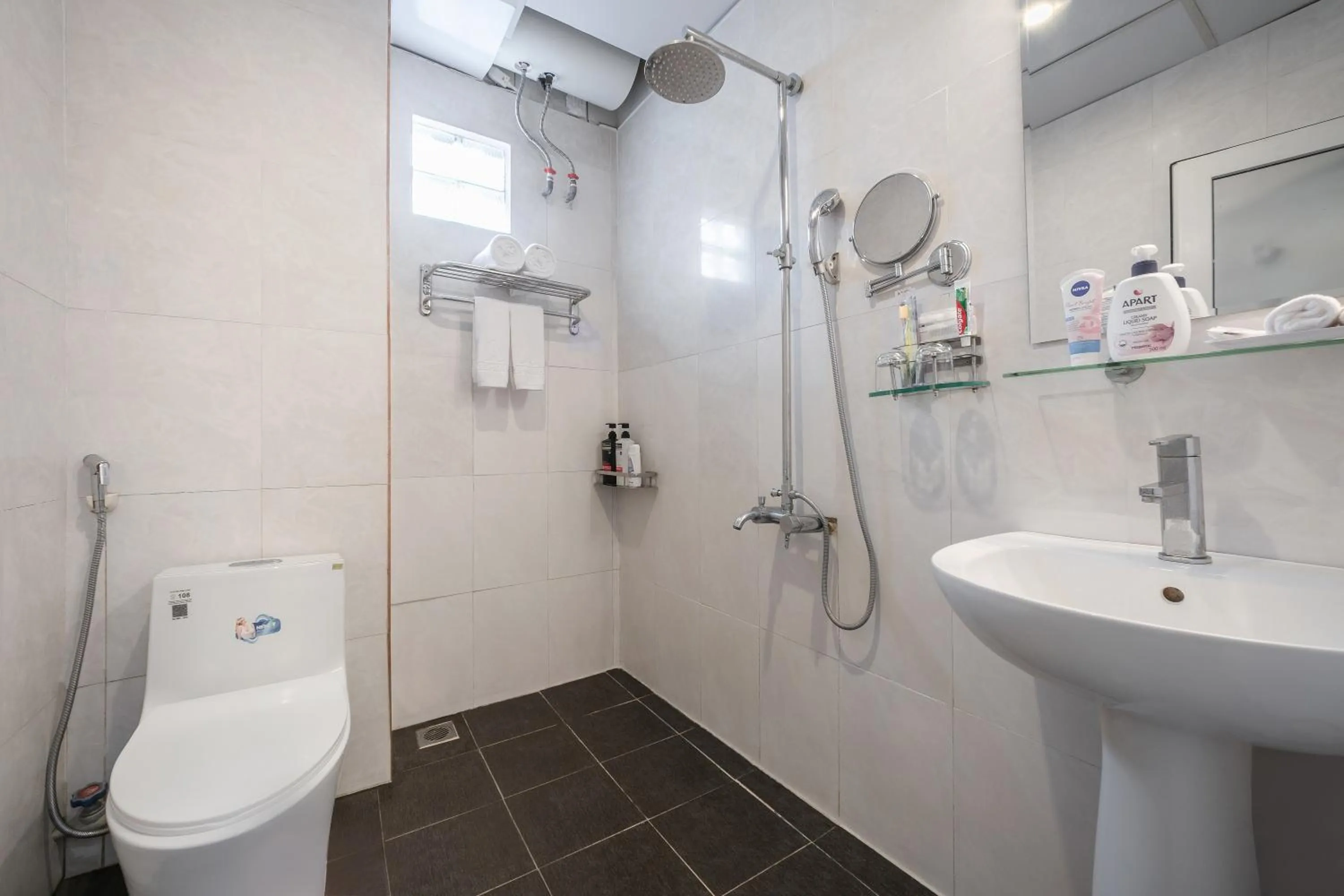 Shower in A25 Hotel - 53 Tuệ Tĩnh