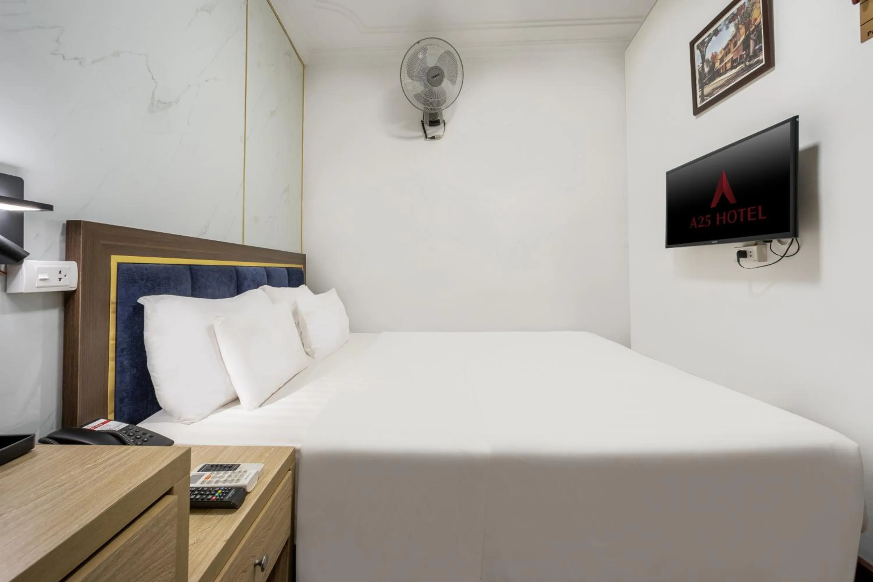 Bedroom, Bed in A25 Hotel - 53 Tuệ Tĩnh