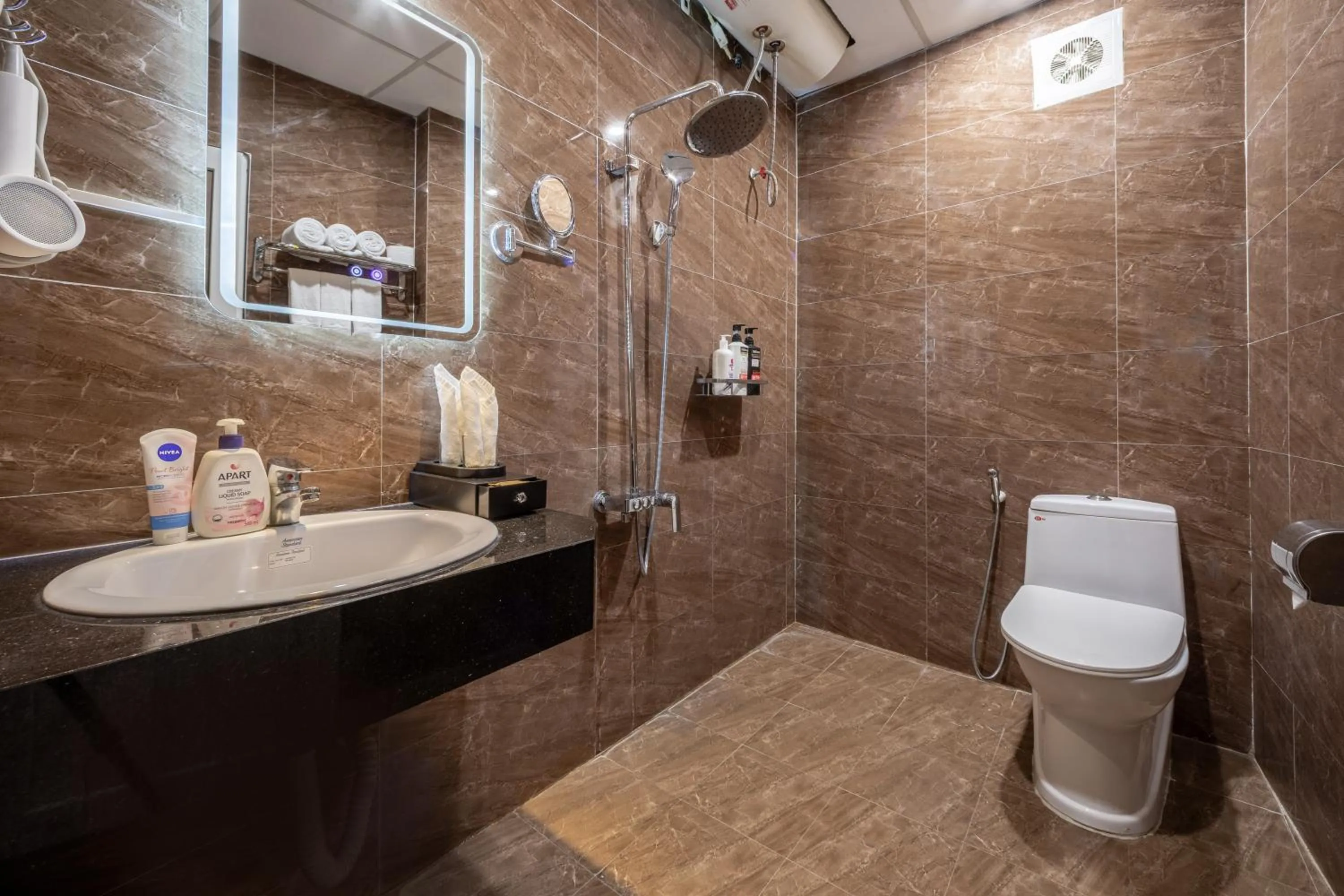 Bathroom in A25 Hotel - 53 Tuệ Tĩnh