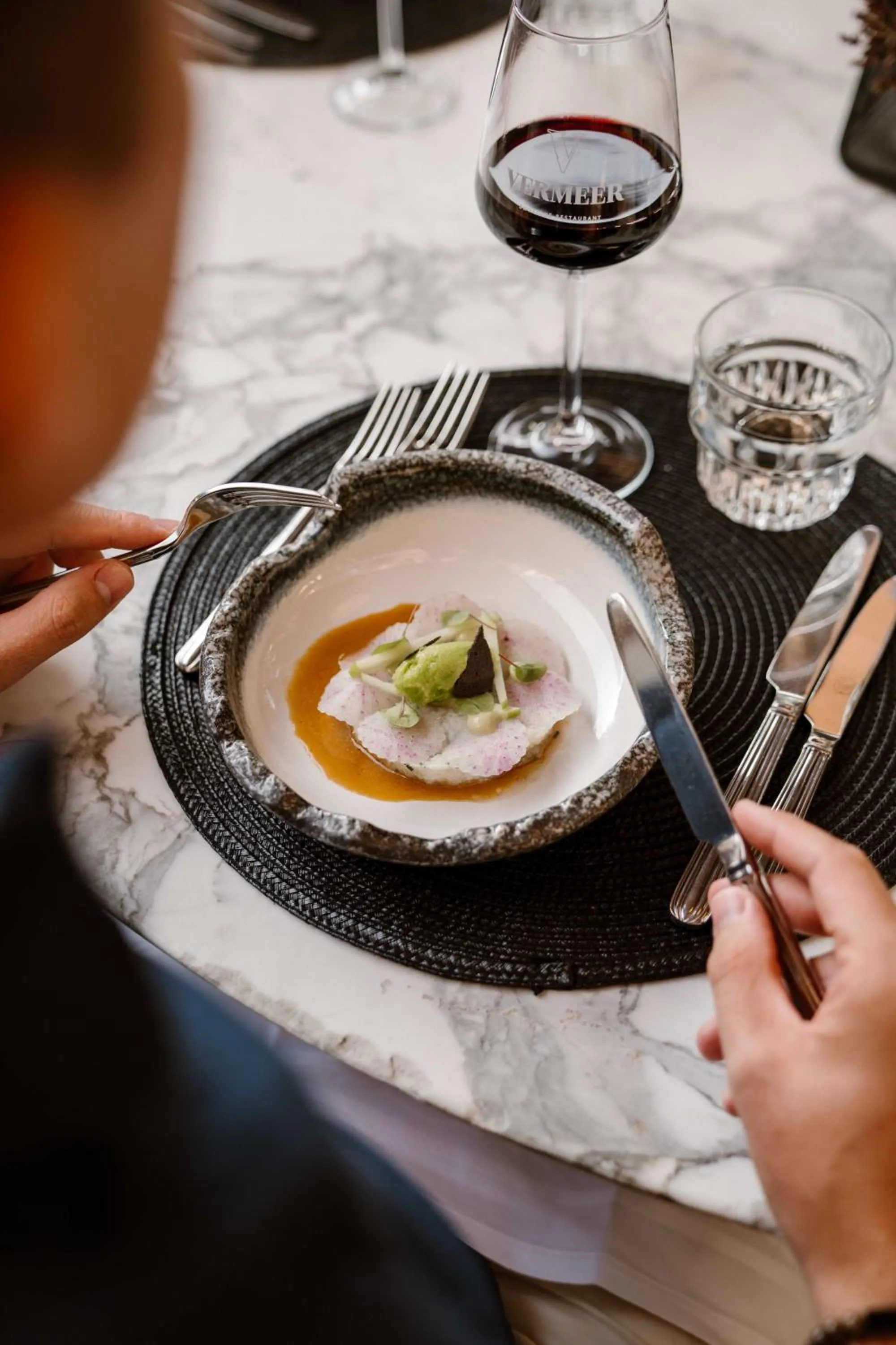 People in Grand Boutique Hotel-Restaurant Huis Vermeer