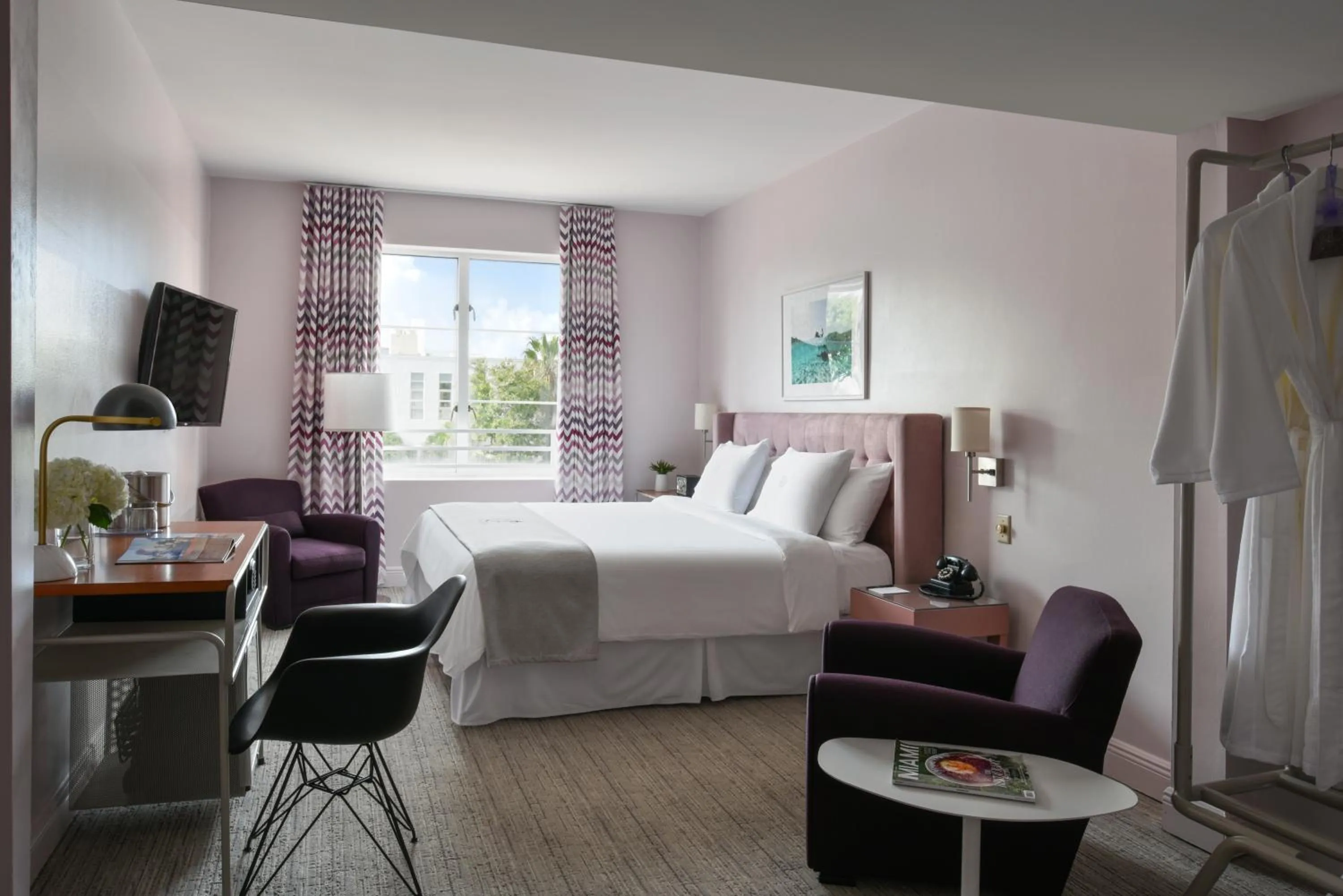 Photo of the whole room, Room Photo in The Astor by LuxUrban