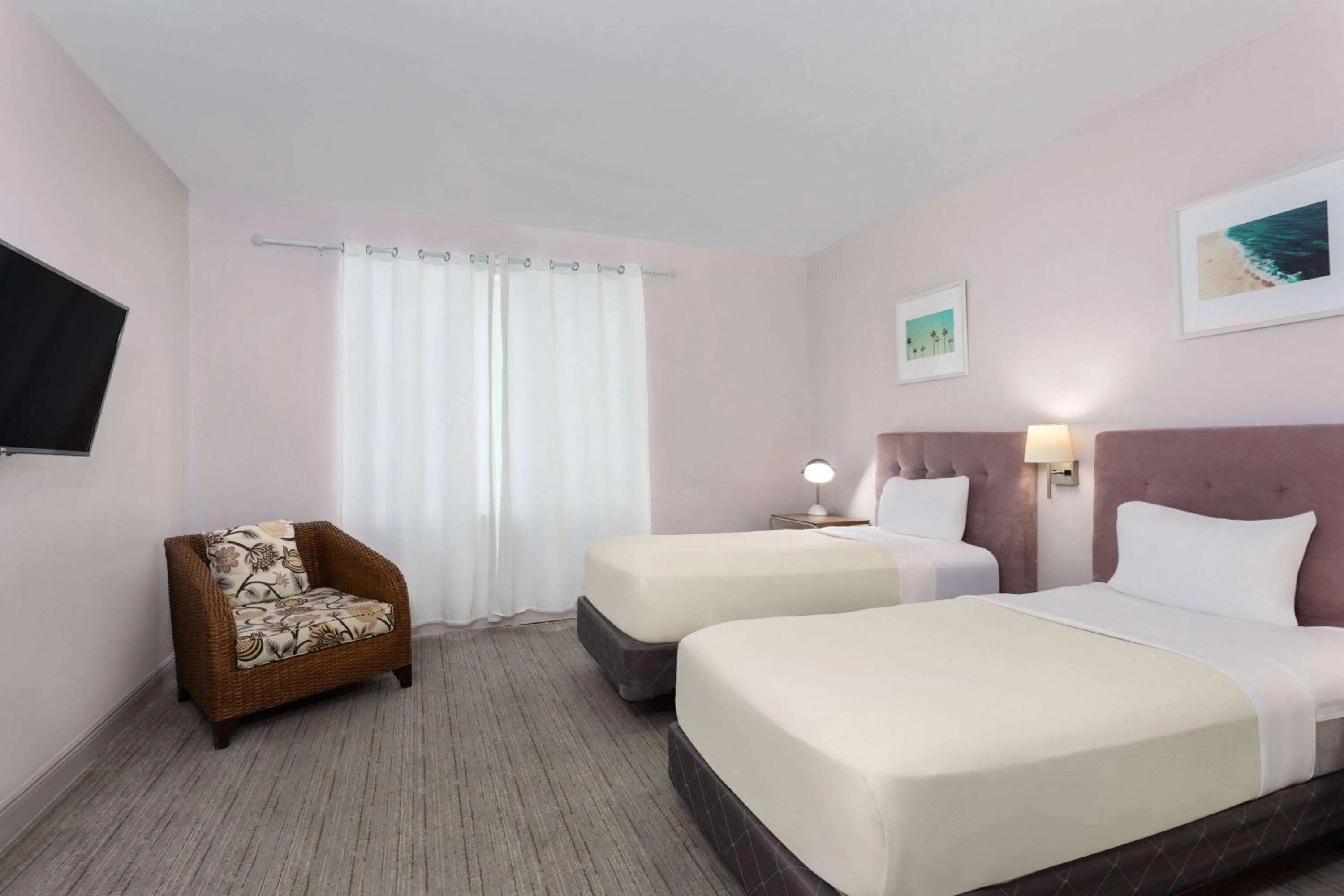 Photo of the whole room in The Astor by LuxUrban