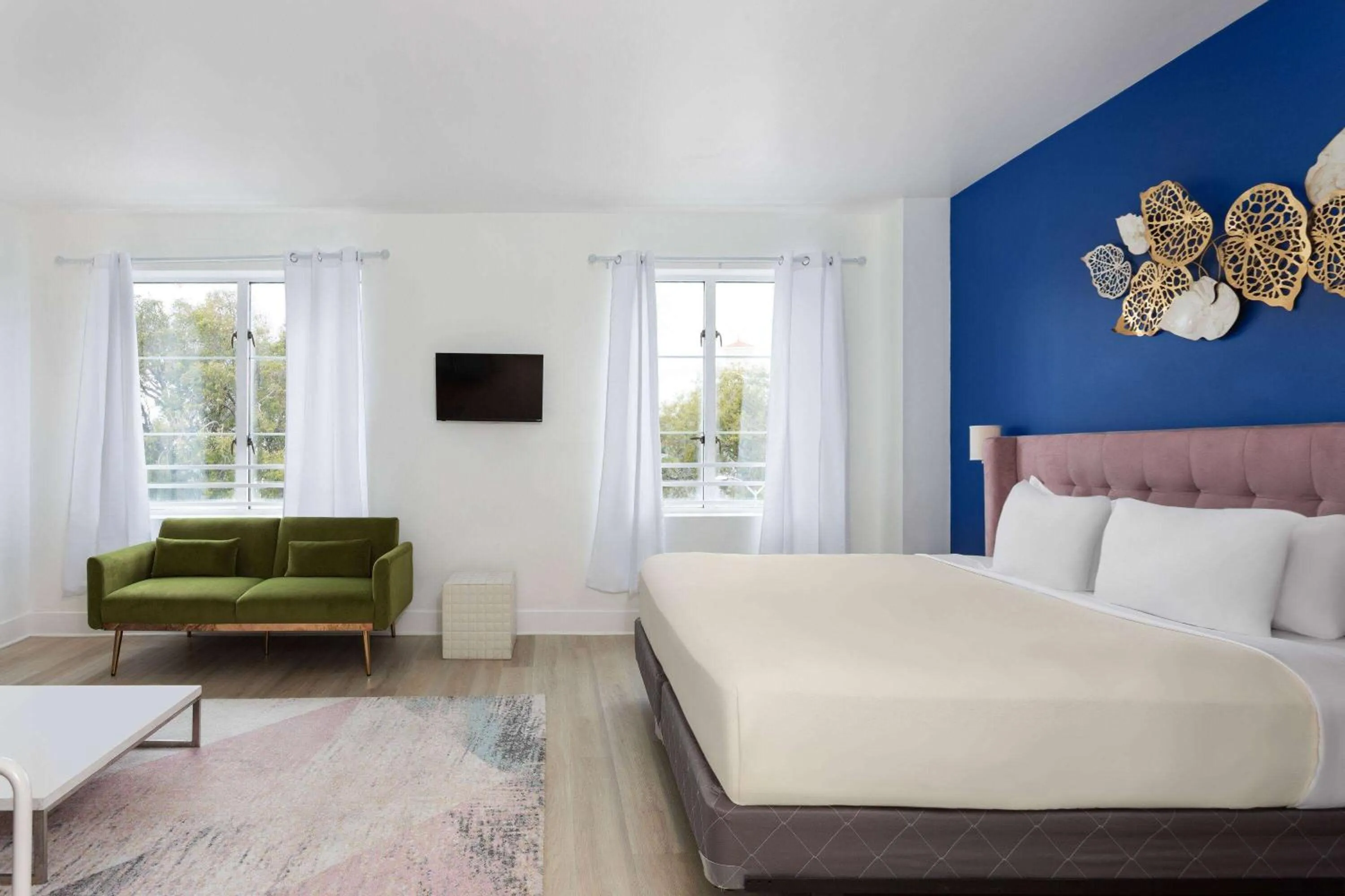 Bed in The Astor by LuxUrban