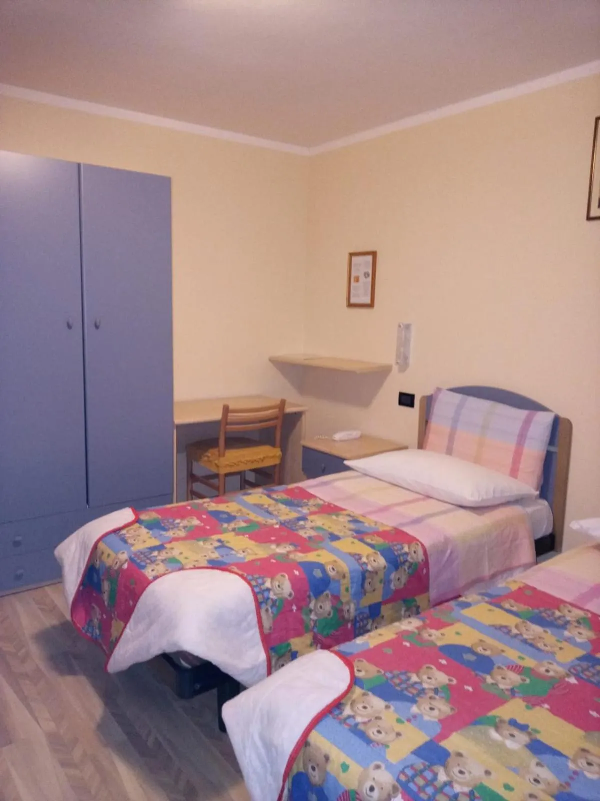 Bed in Hotel Genzianella