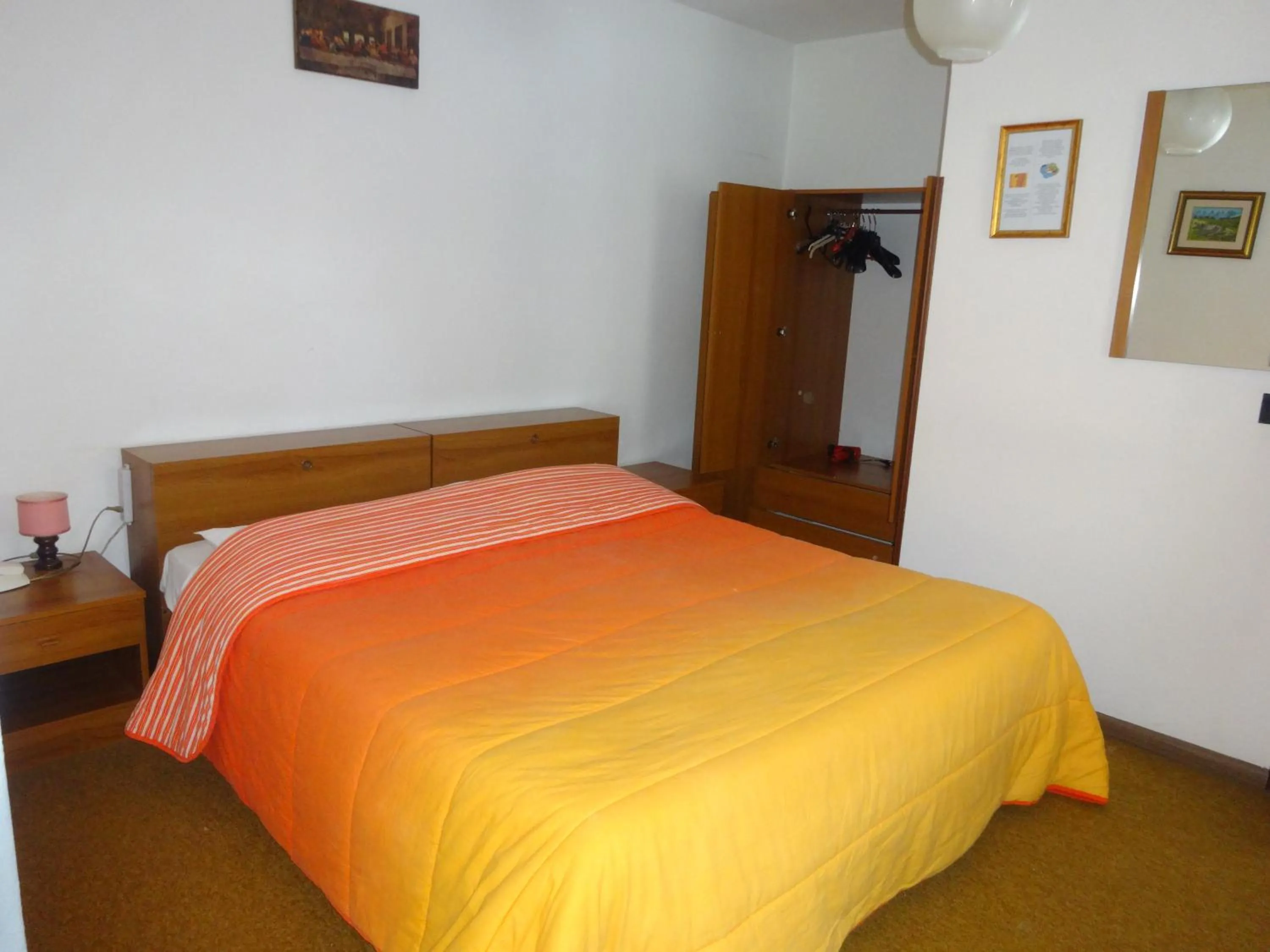 Bed in Hotel Genzianella