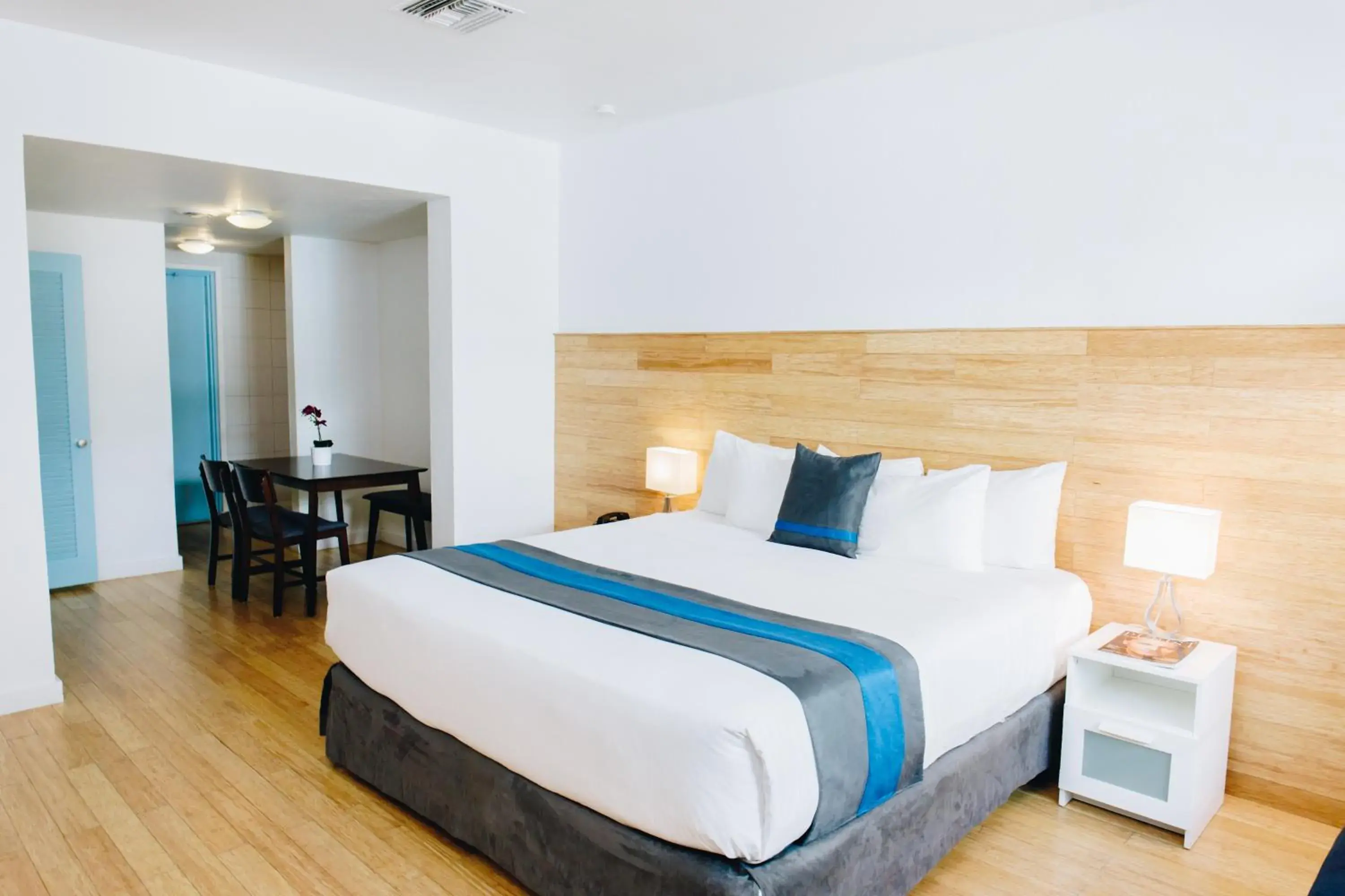 Photo of the whole room, Bed in Aqua Hotel & Suites Photo of the whole room, Bed in Aqua Hotel & Suites