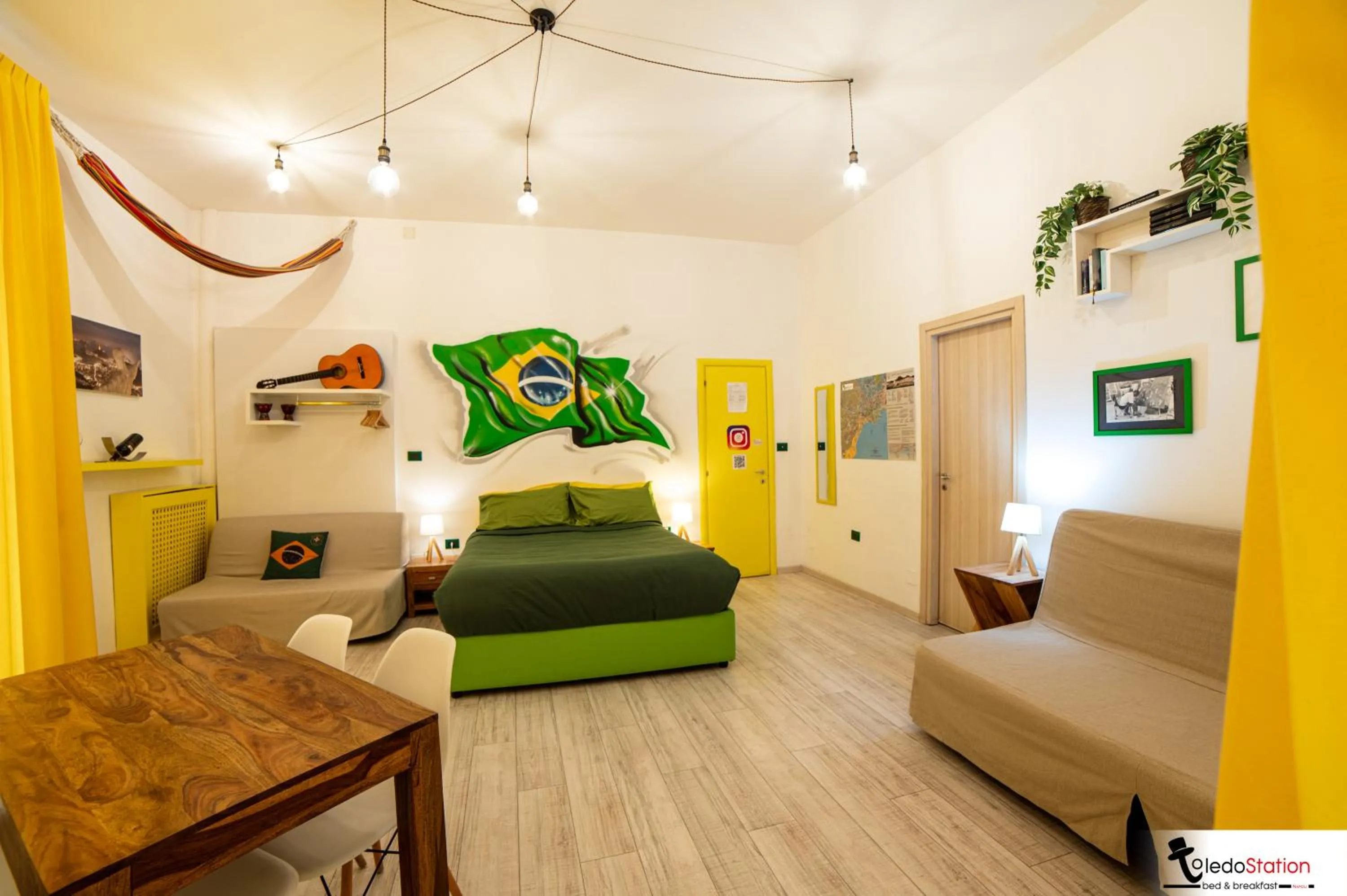 Bed in ToledoStation B&B