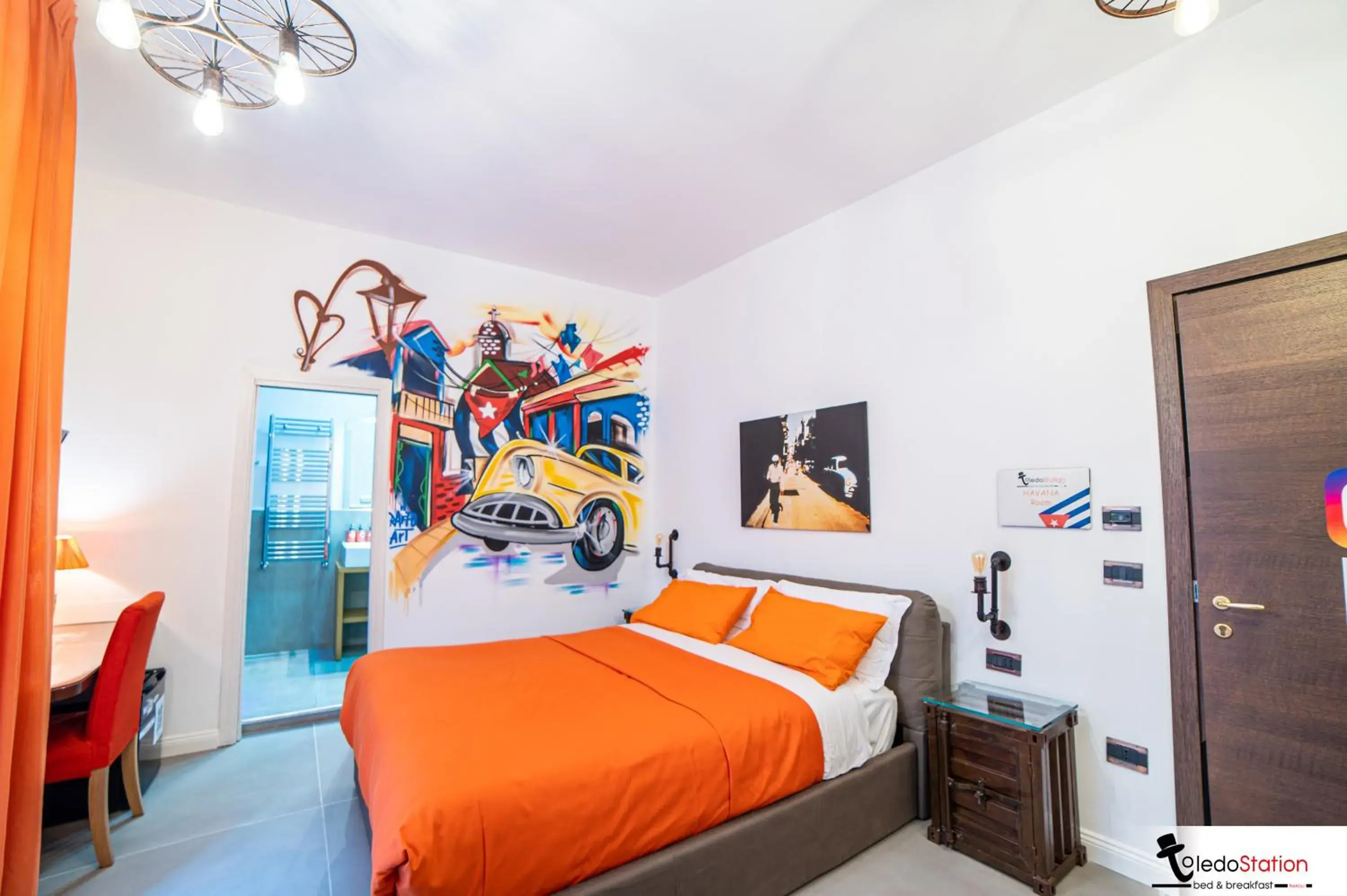 Deluxe Double Room with Balcony in ToledoStation B&B Deluxe Double Room with Balcony in ToledoStation B&B