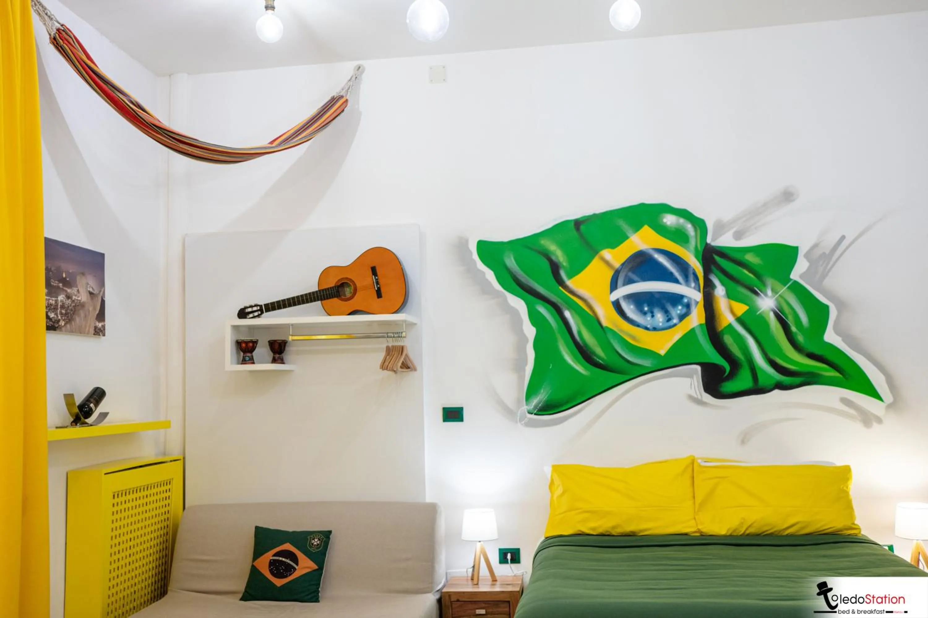 Bed in ToledoStation B&B