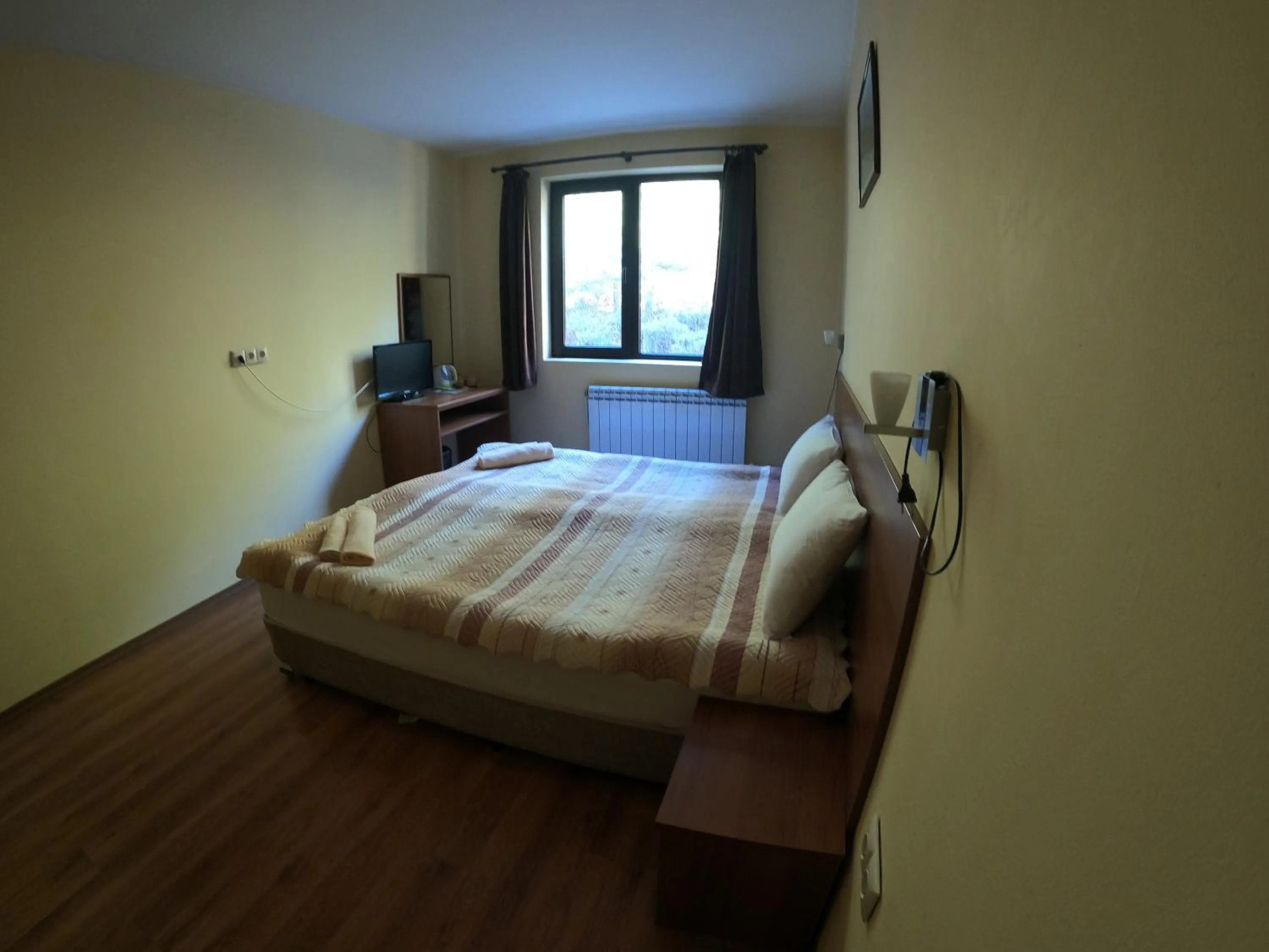 Photo of the whole room, Bed in Rusaliite Adventure House