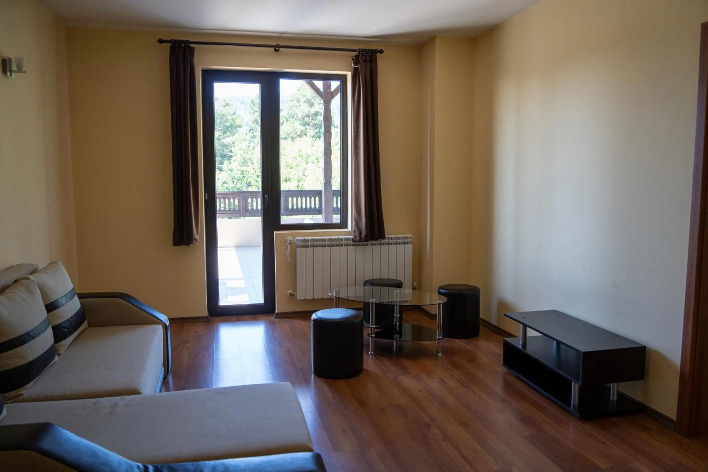 Living room in Rusaliite Adventure House