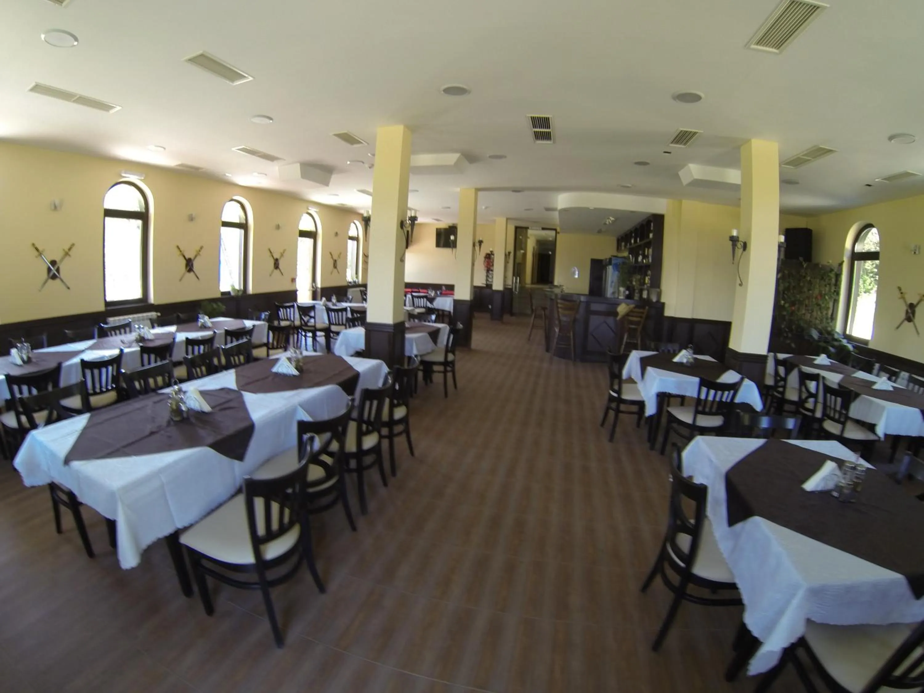 Restaurant/places to eat in Rusaliite Adventure House