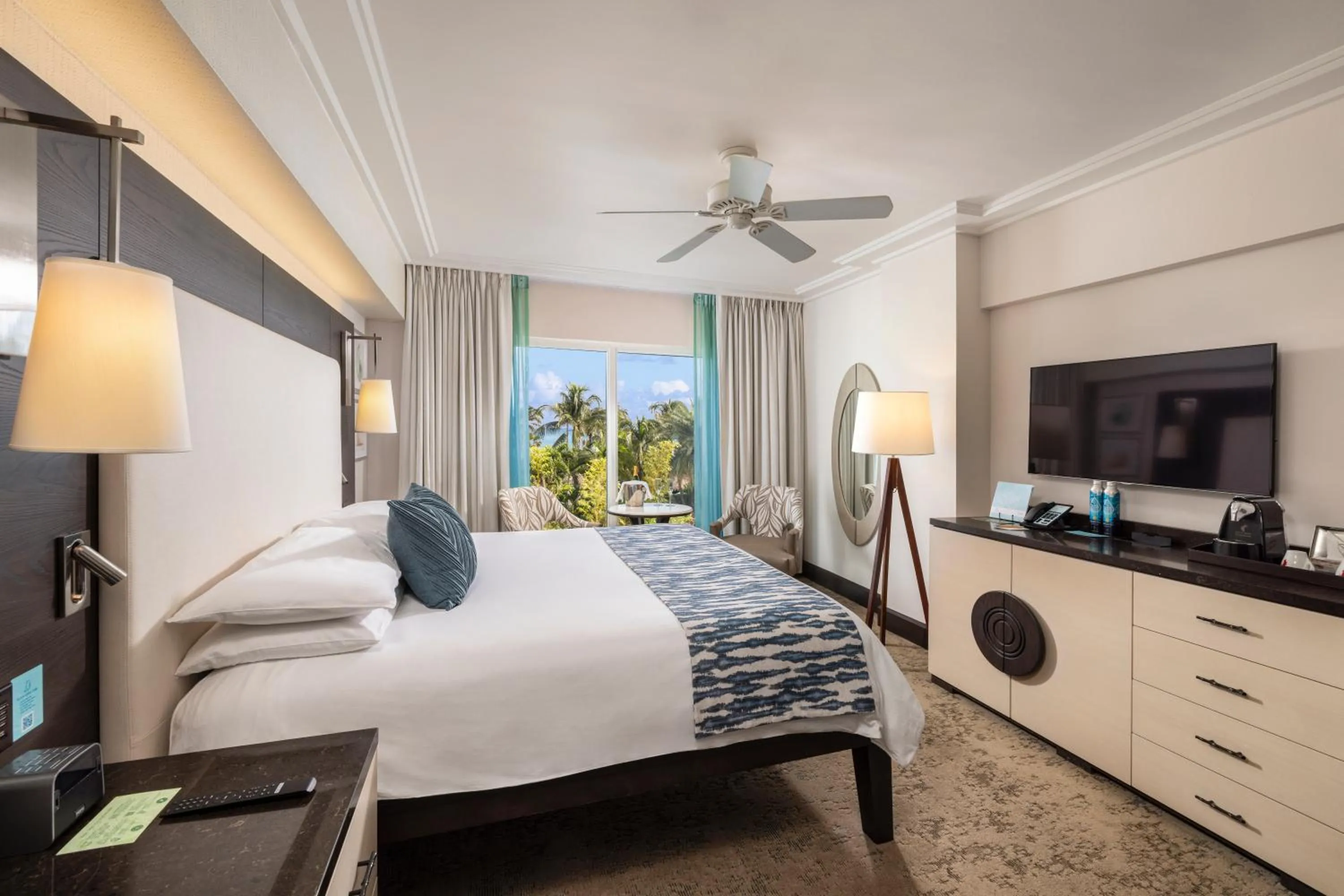 Photo of the whole room, Bed in The Palms Hotel & Spa