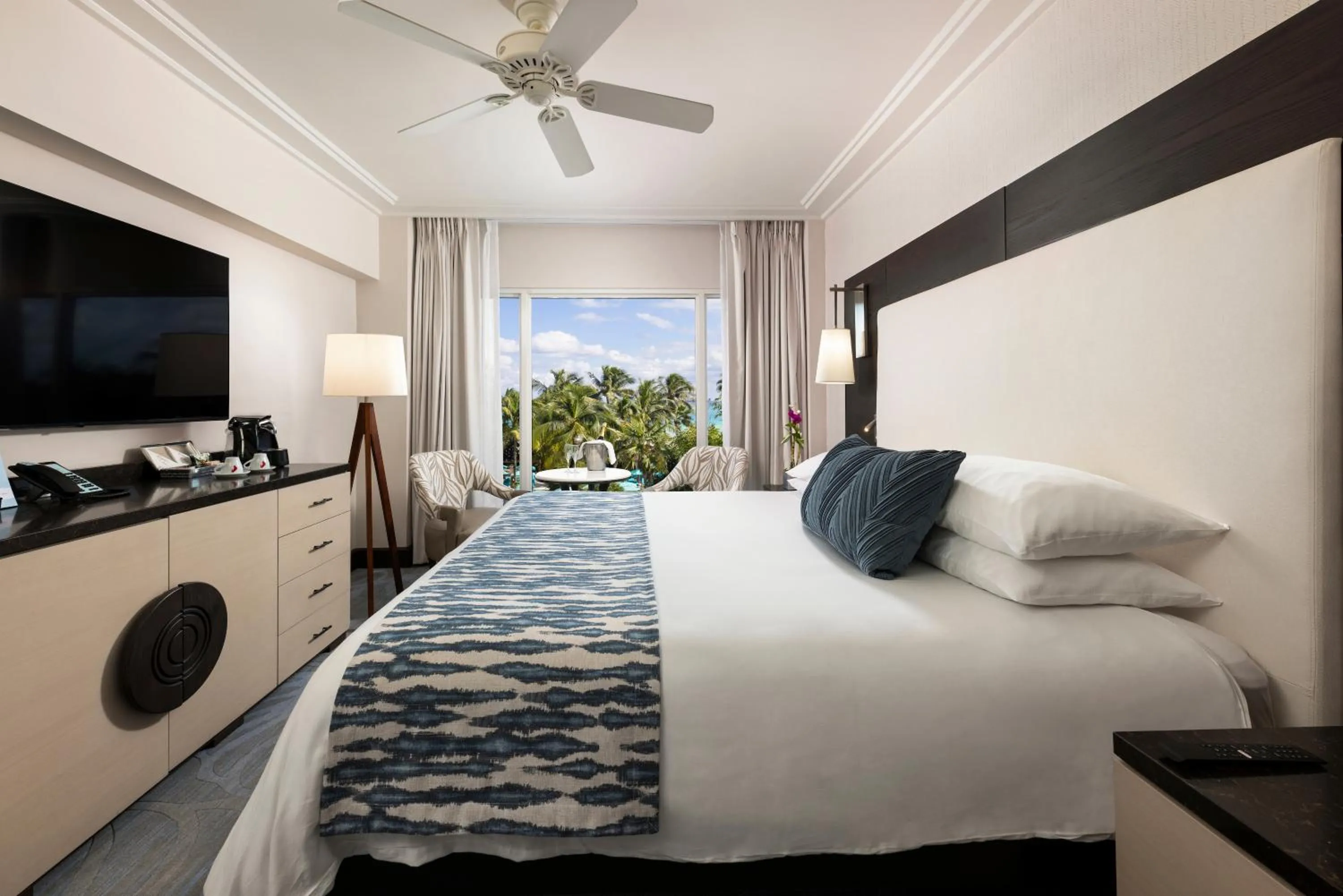 Bed in The Palms Hotel & Spa