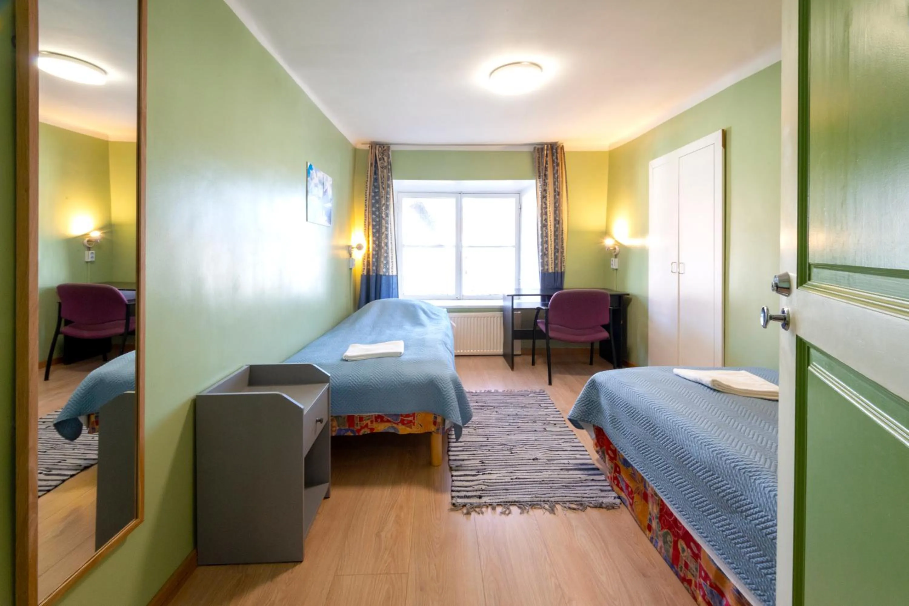 Photo of the whole room, Bed in 16eur - Old Town Munkenhof