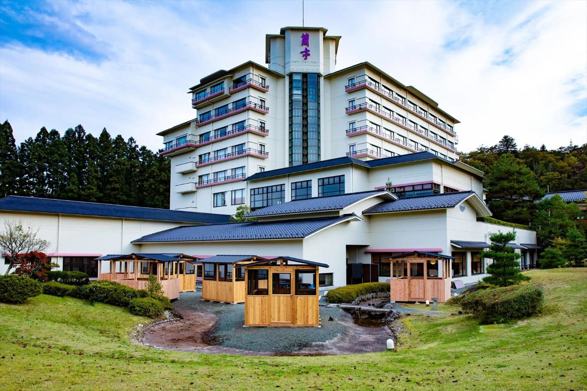 Facade/entrance in Rantei