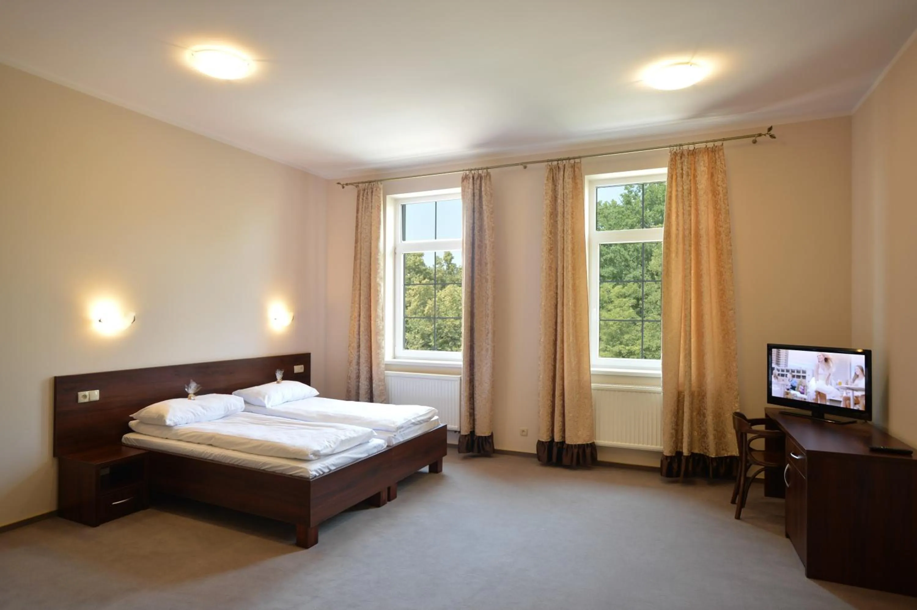 Bed in Hotel Cesarski - Kaiserhof