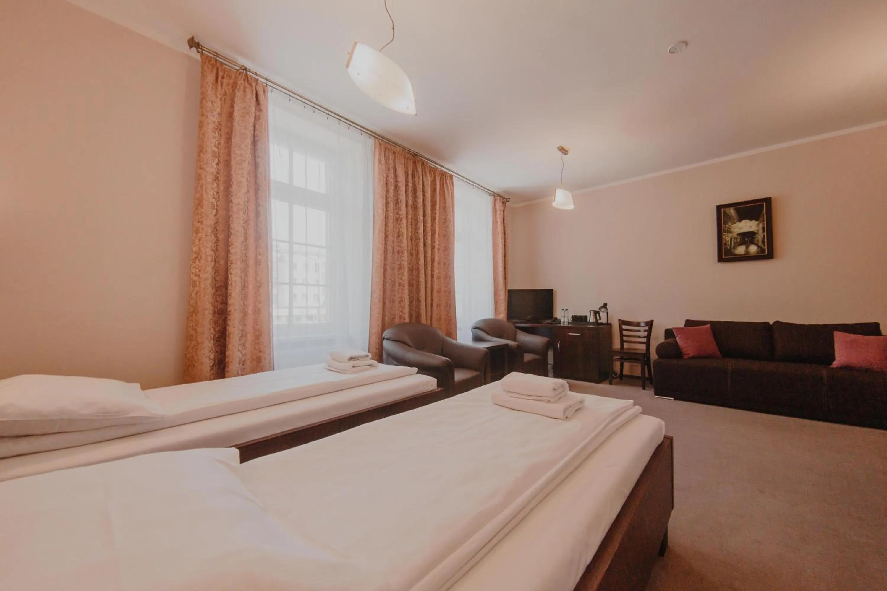 Photo of the whole room, Bed in Hotel Cesarski - Kaiserhof