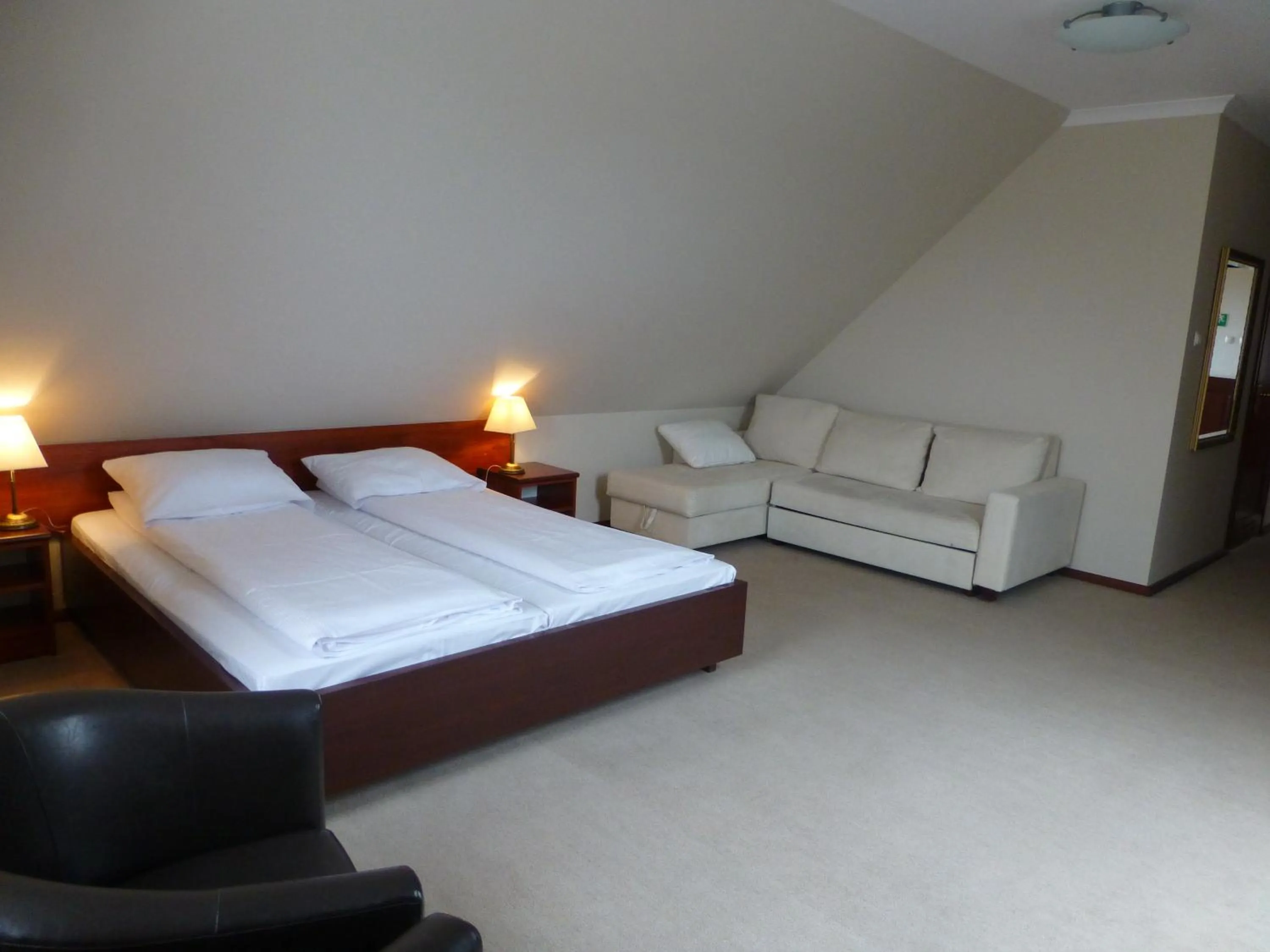 Photo of the whole room, Bed in Hotel Cesarski - Kaiserhof