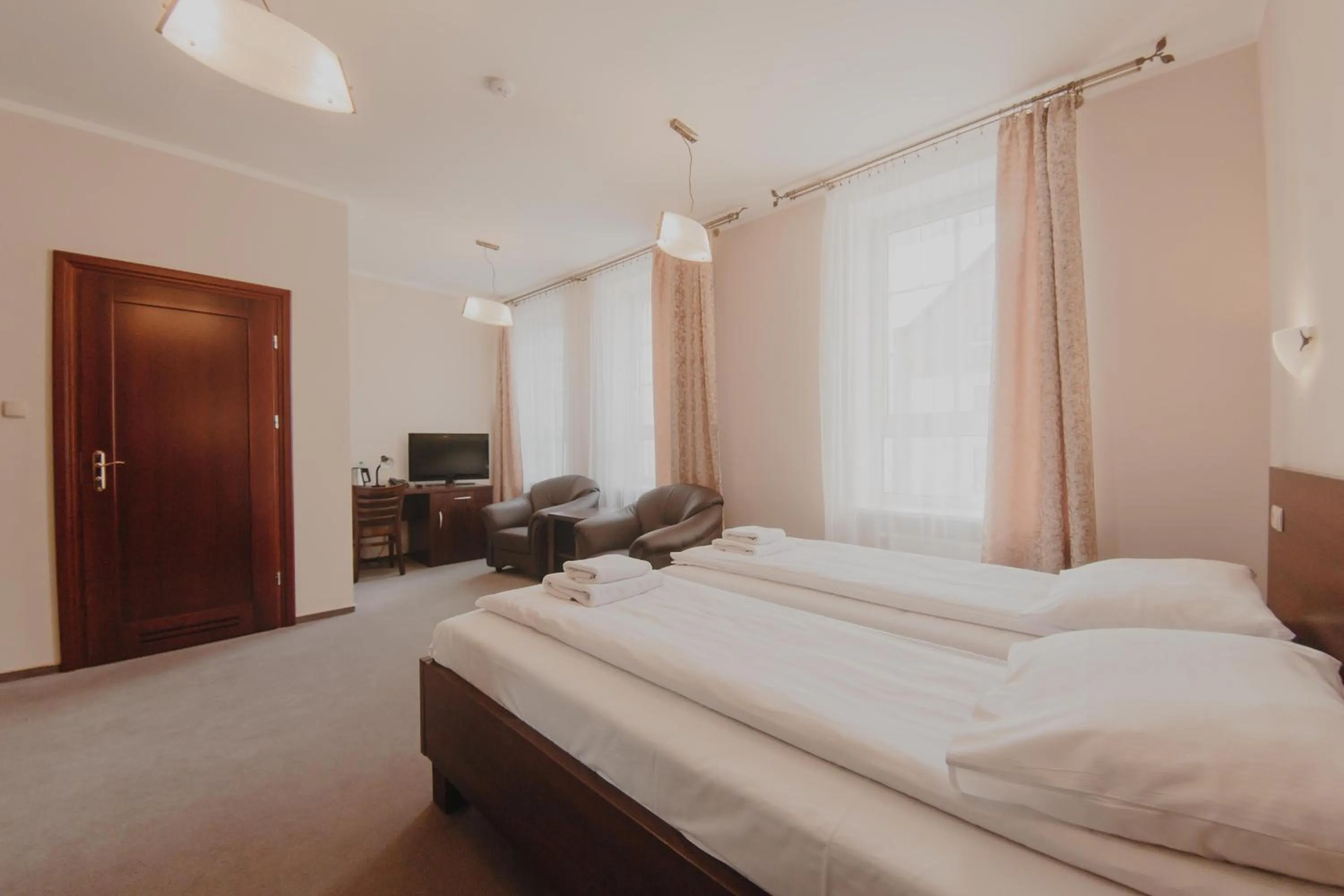 Photo of the whole room, Bed in Hotel Cesarski - Kaiserhof