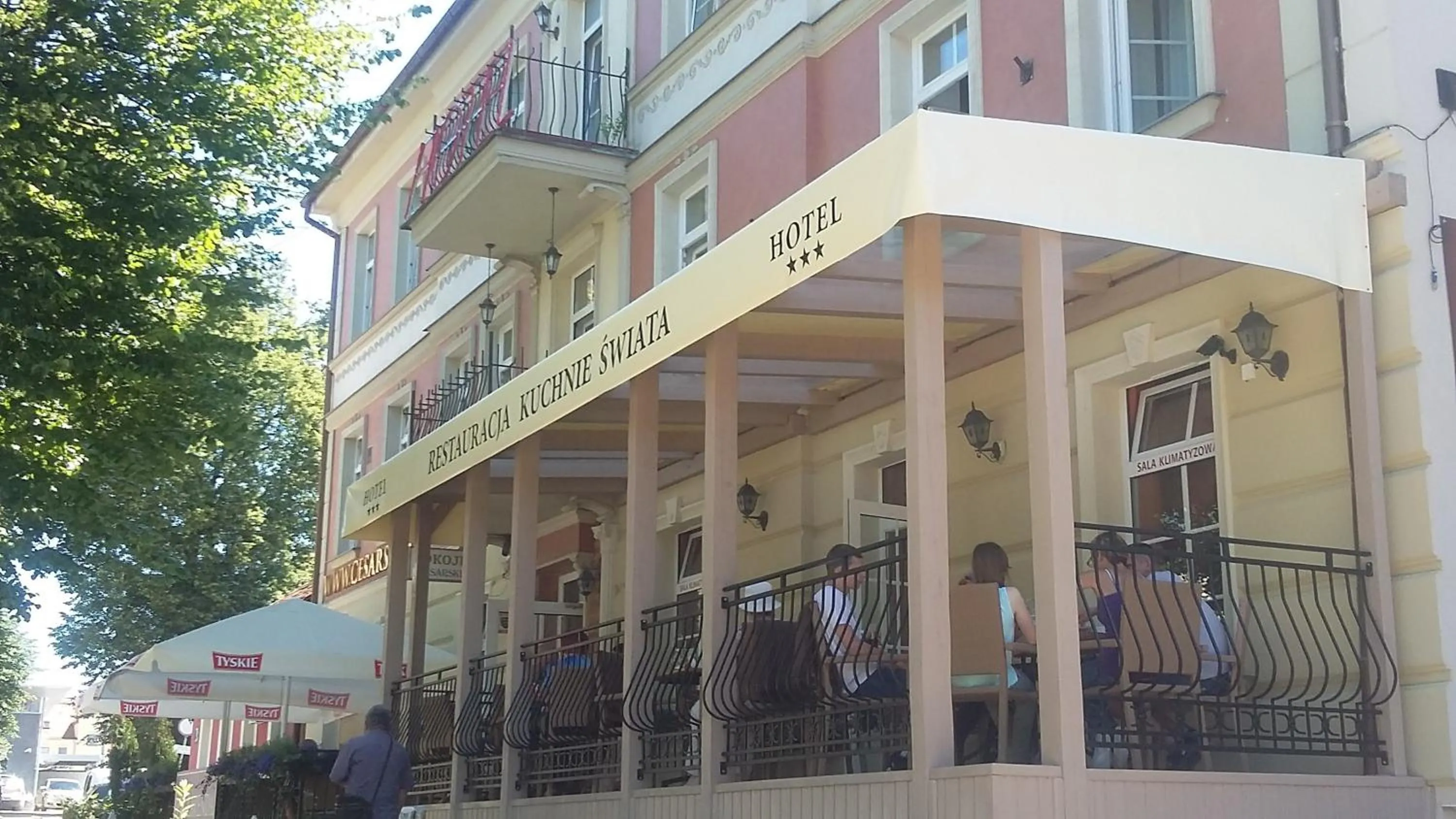 Facade/entrance in Hotel Cesarski - Kaiserhof