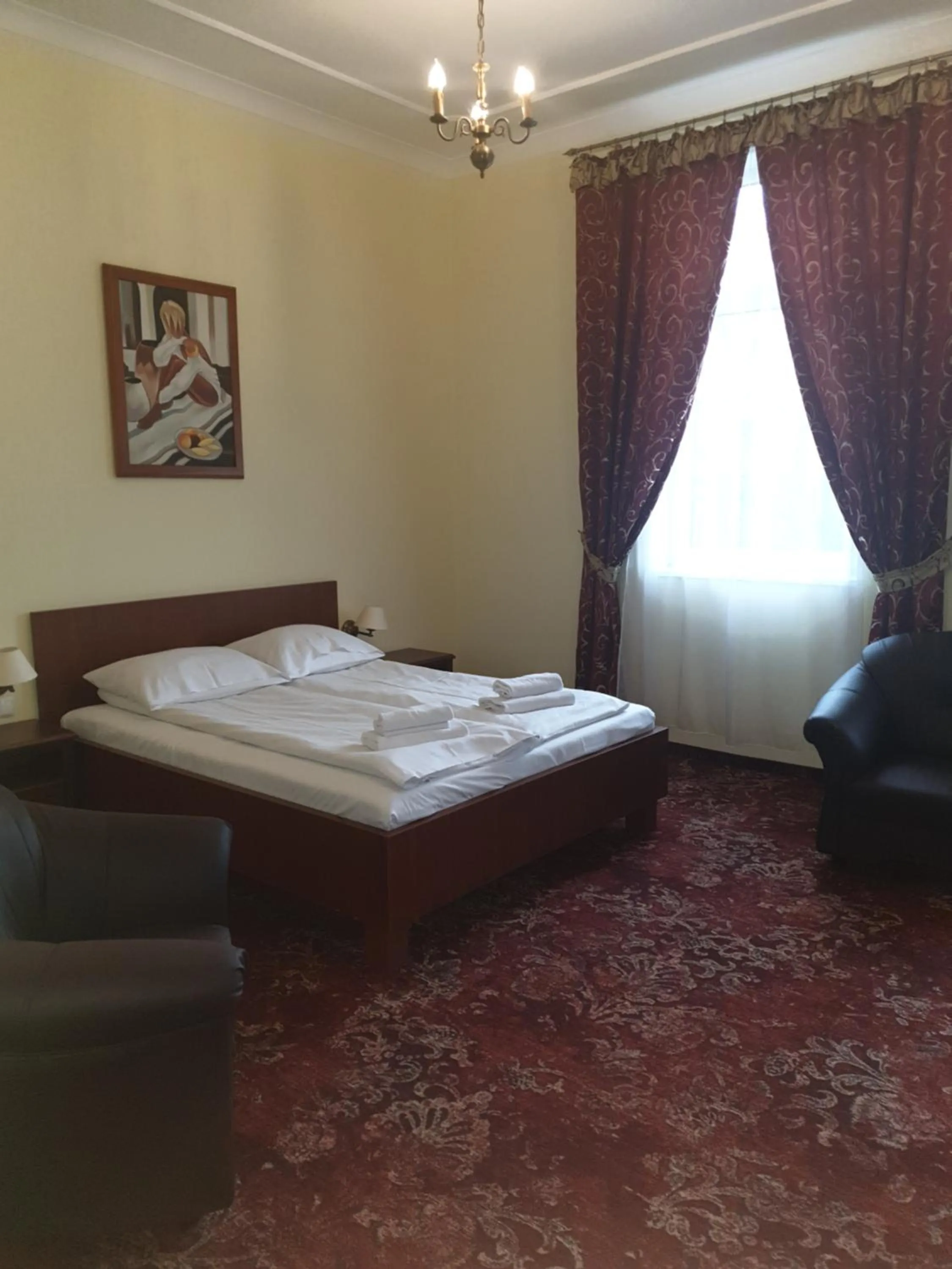 Photo of the whole room, Bed in Hotel Cesarski - Kaiserhof