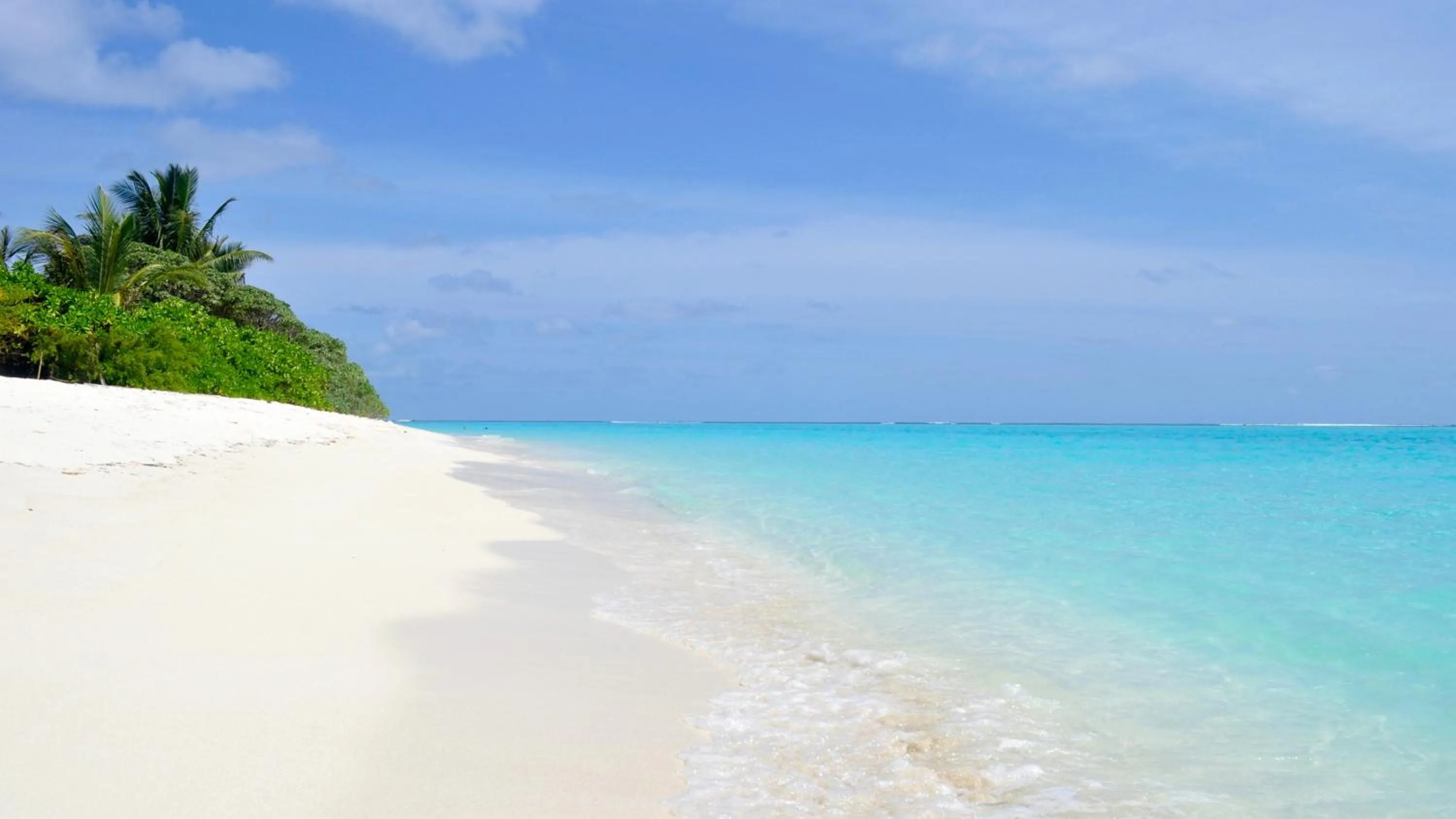 Beach in Thoddoo Retreat Grand