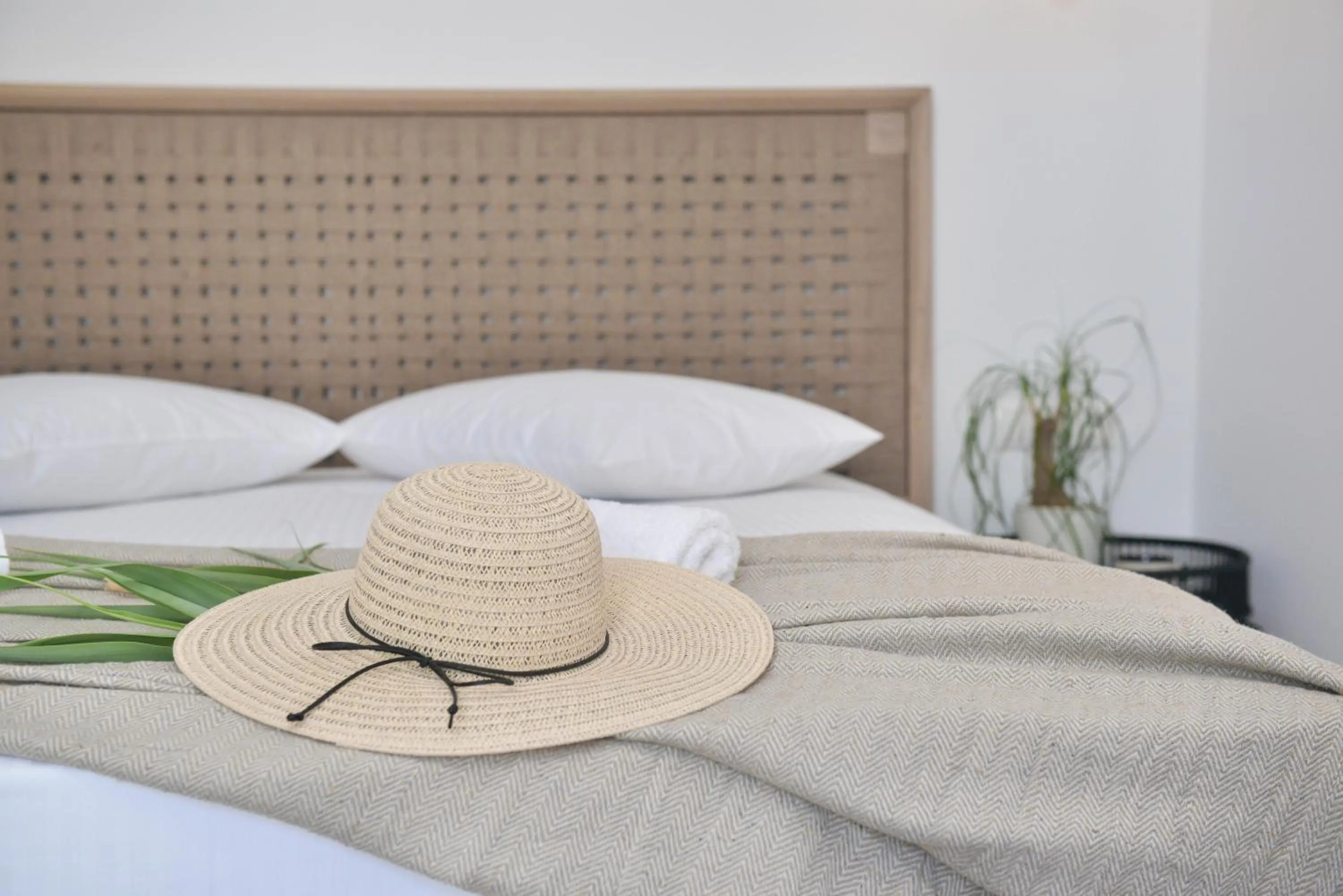 Bedroom, Bed in Blue Paradise Apartments