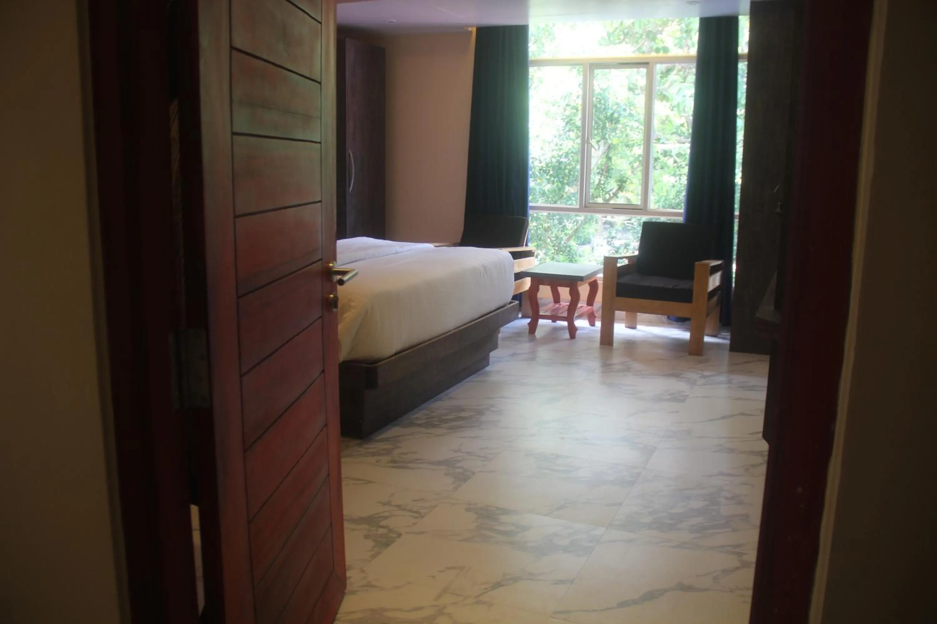 Bedroom, Bed in Hotel Serene Palace