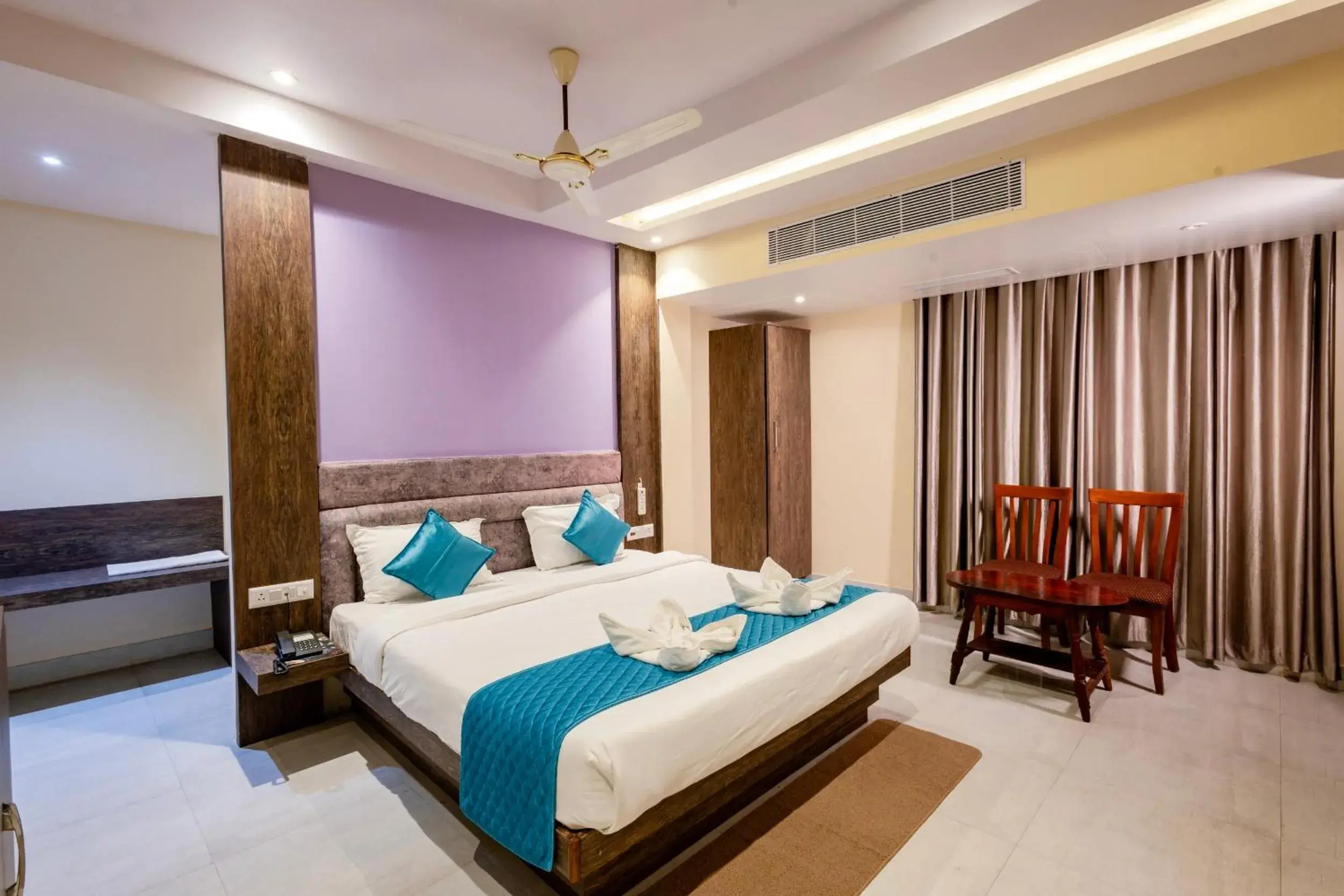 Bed in Hotel Serene Palace Bed in Hotel Serene Palace