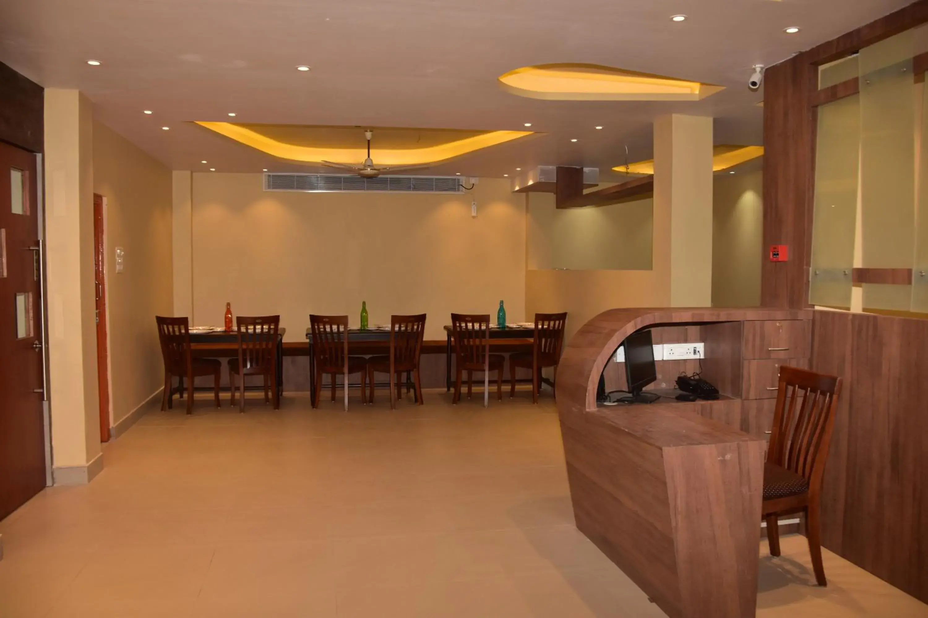 Restaurant/places to eat in Hotel Serene Palace Restaurant/places to eat in Hotel Serene Palace