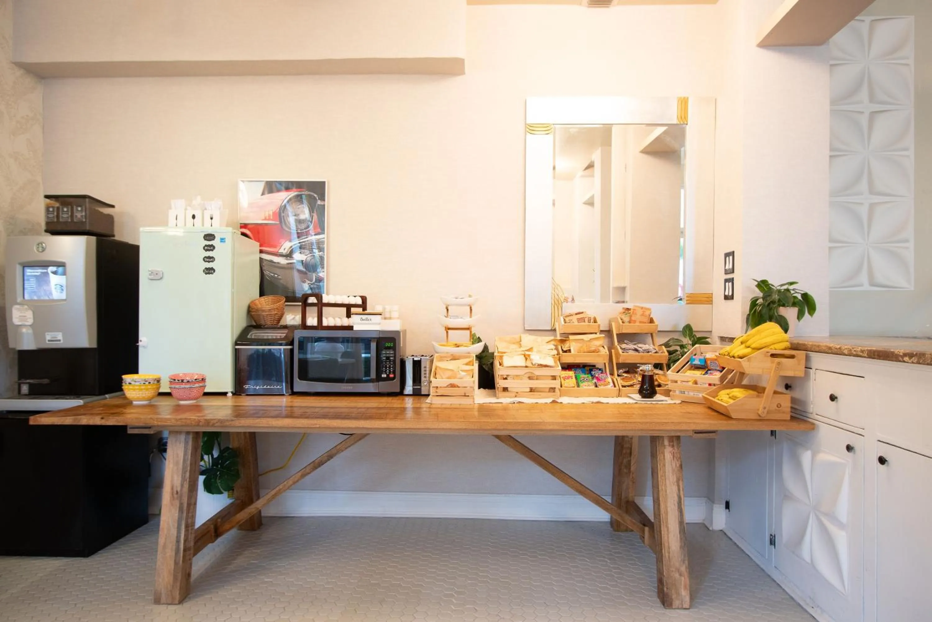 Coffee/tea facilities in Century Hotel
