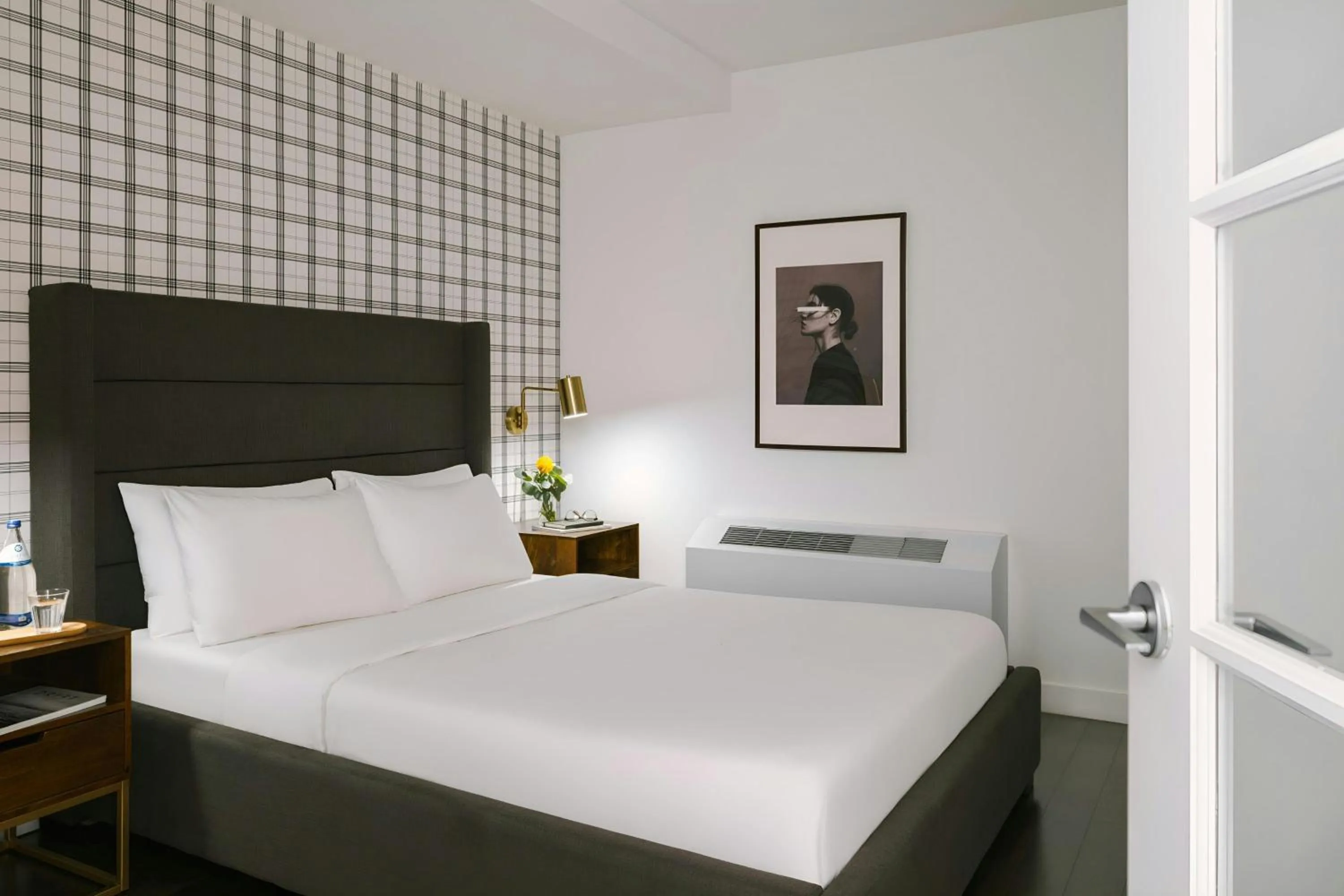 Bedroom, Bed in Sonder by Marriott Bonvoy One Platt Apartments Financial District