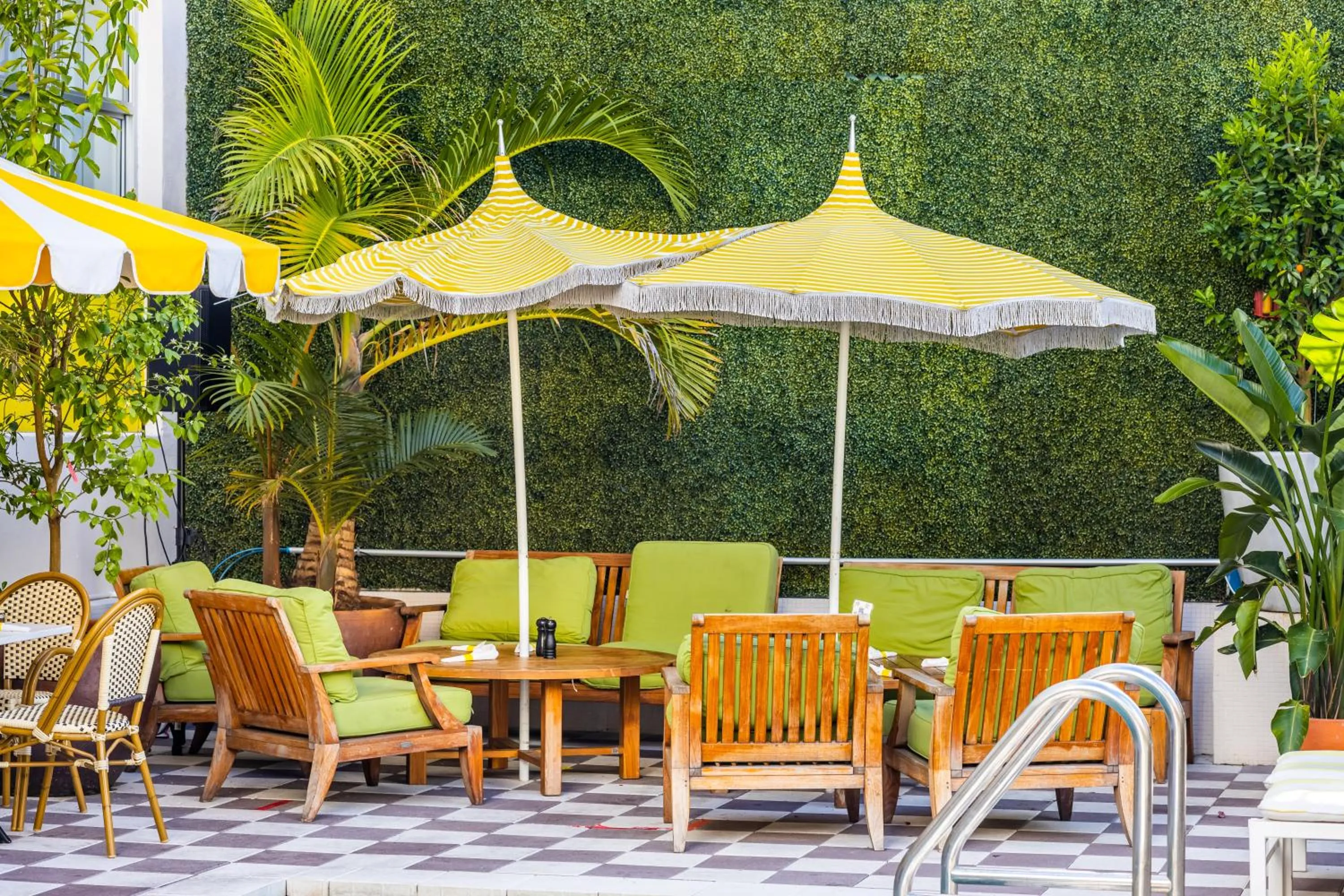 Swimming pool in Clinton Hotel South Beach