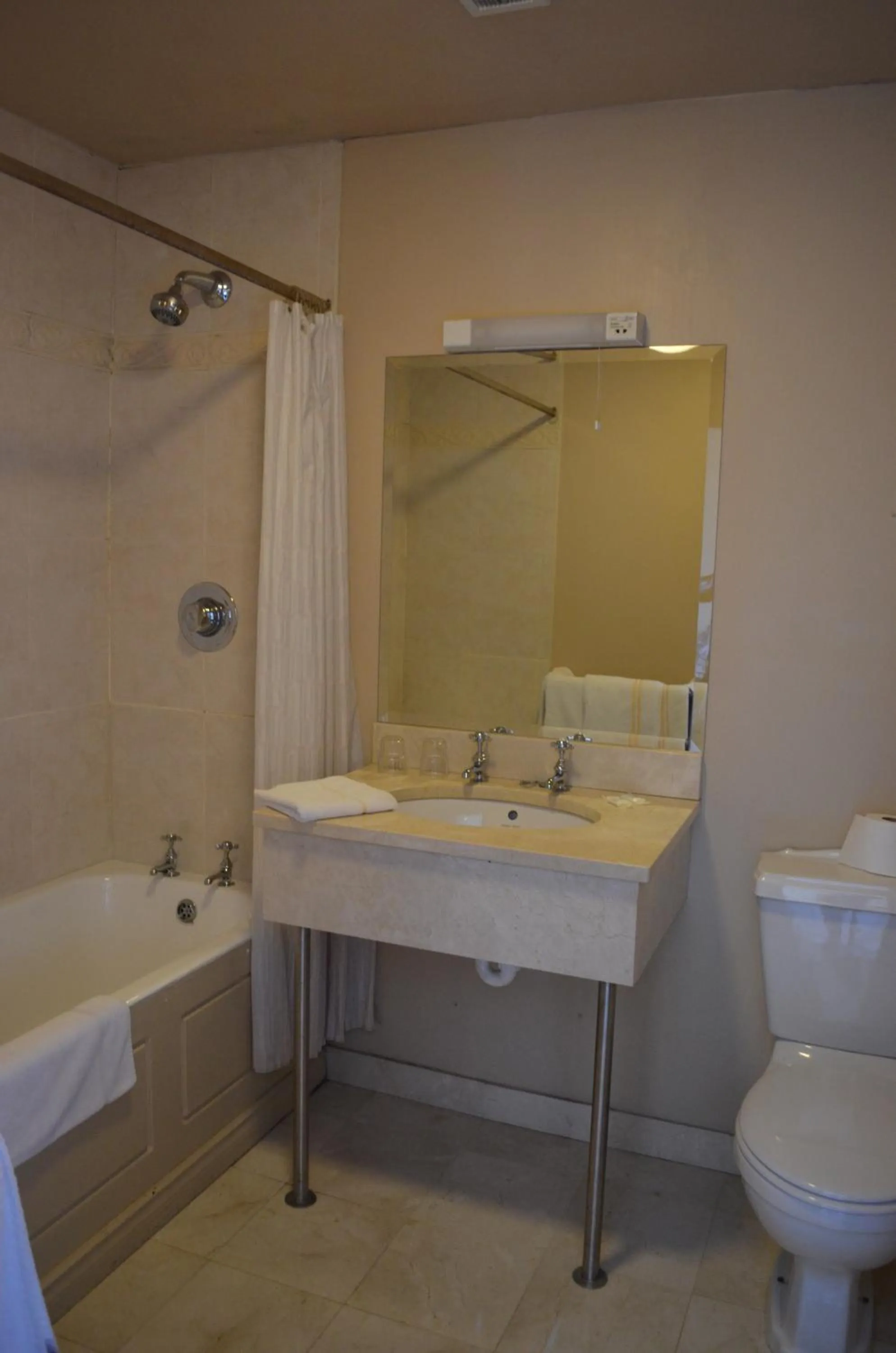 Bathroom in The Cliff House Hotel