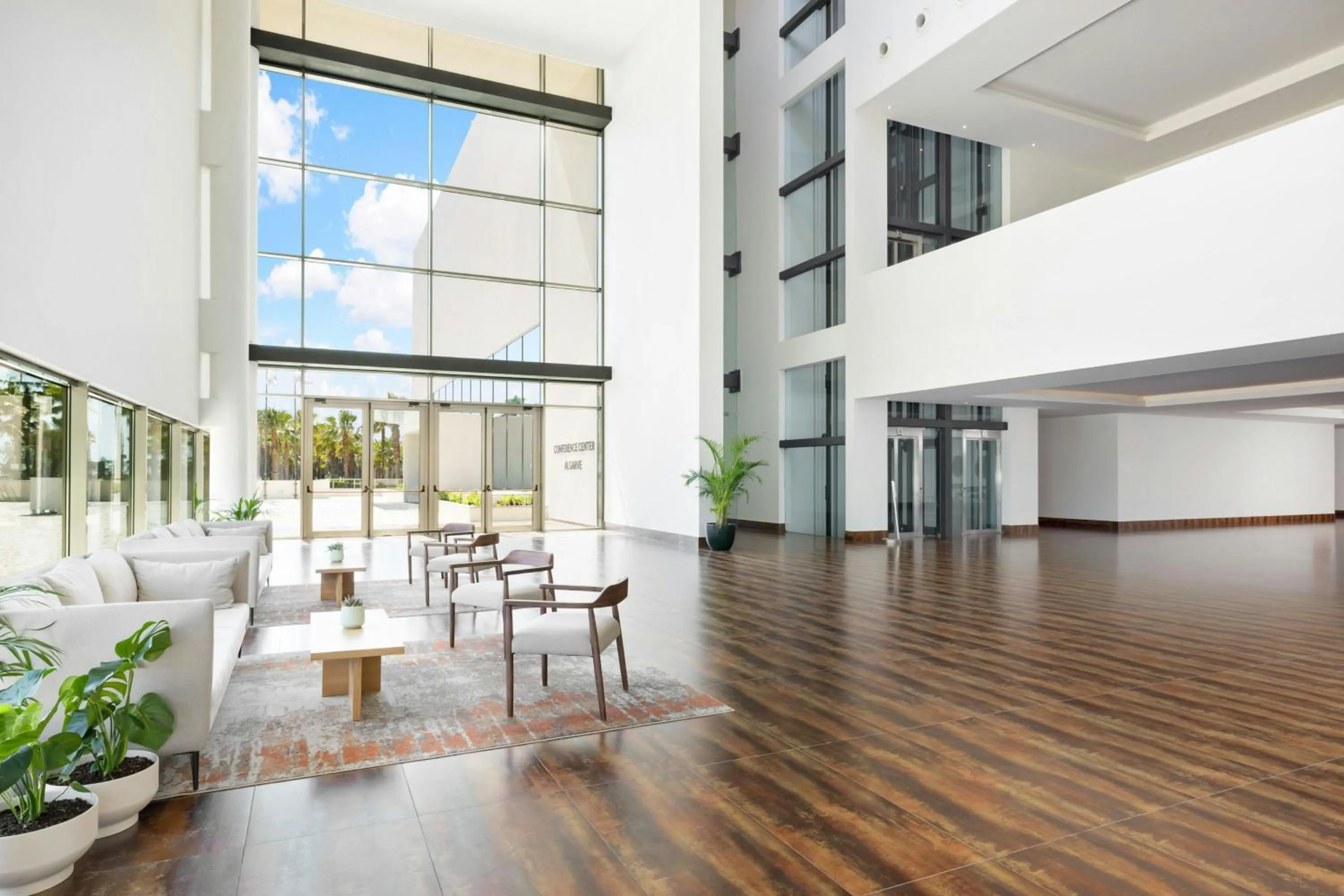 Lounge or bar in Algarve Marriott Salgados Golf Resort & Spa