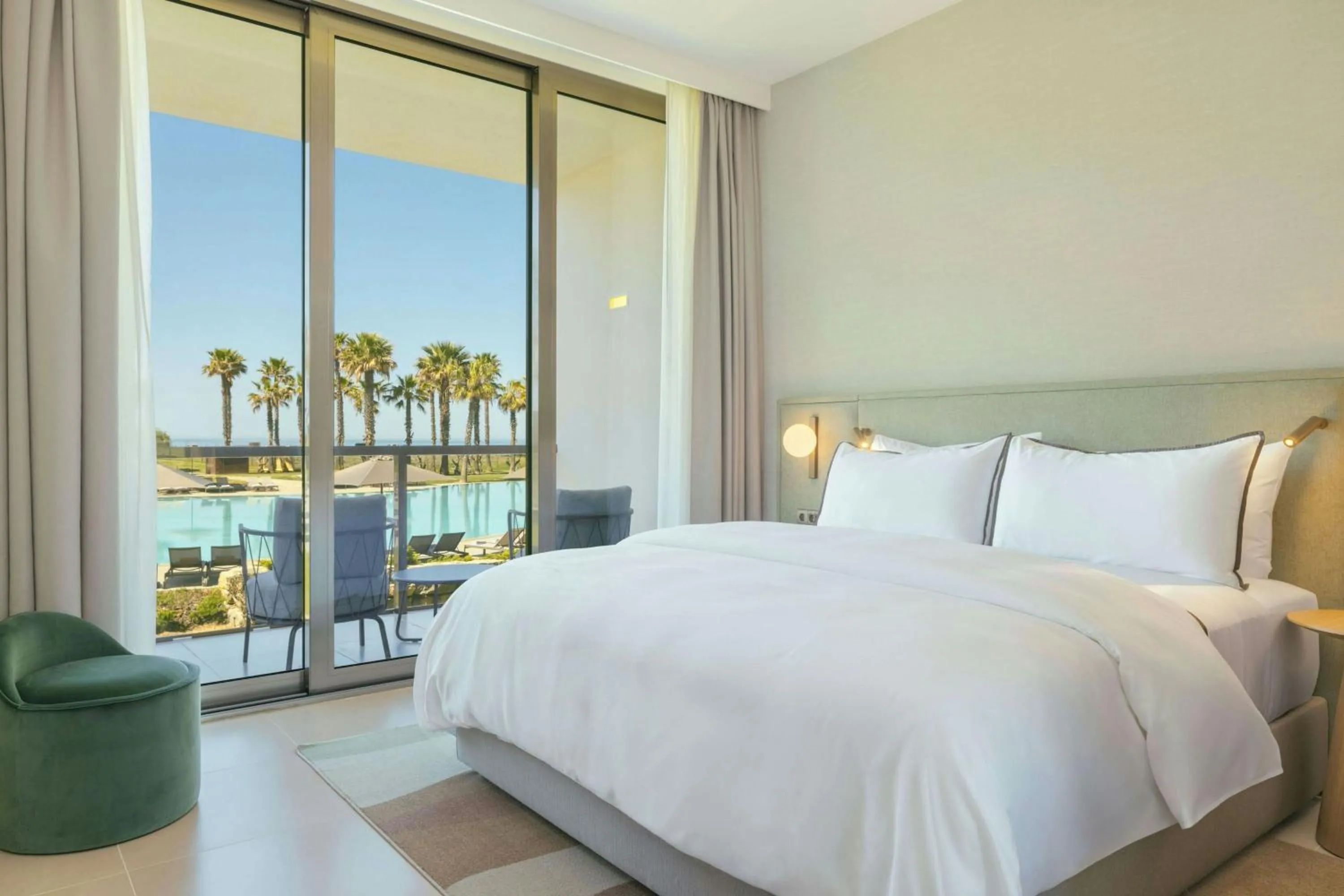 Swimming pool, Bed in The Westin Salgados Beach Resort, Algarve